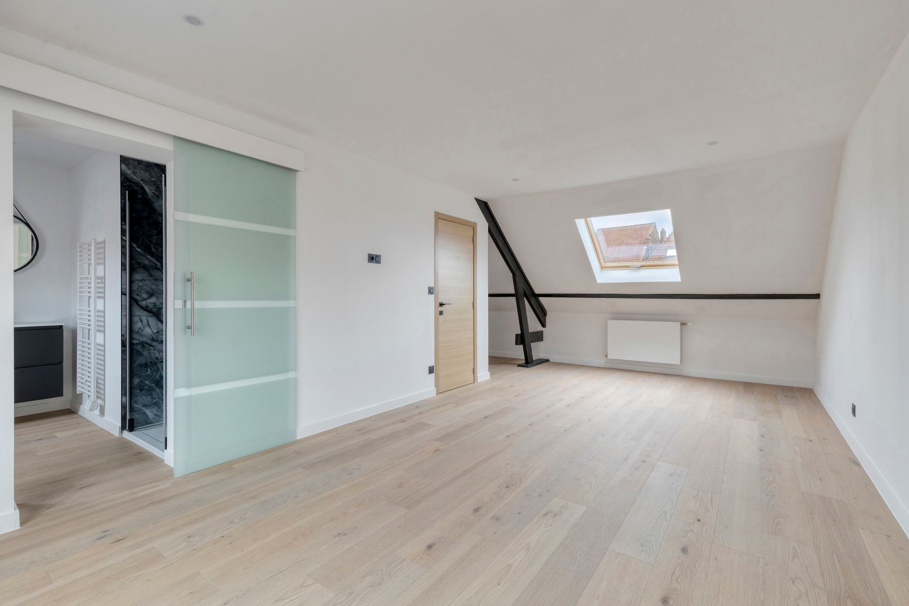 Gerenoveerde (2025) stadswoning met tuin foto 27