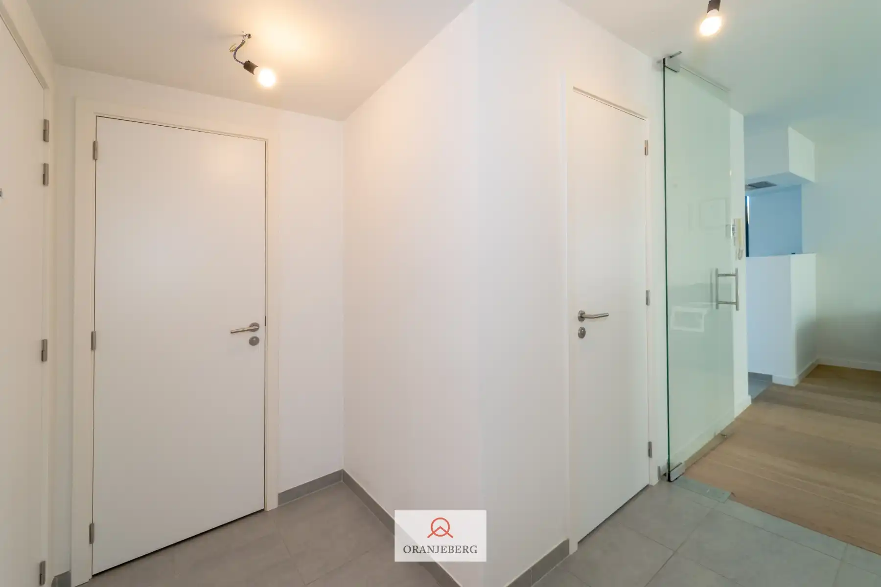 Modern gelijkvloers appartement in het groen foto 4