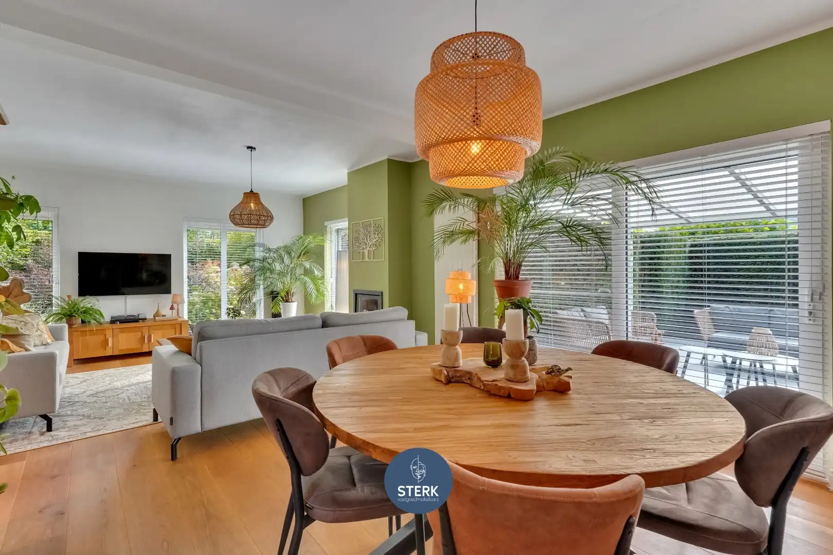 INSTAPKLARE VILLA MET EPC B OP ROYAAL PERCEEL VAN 12A 50CA NABIJ MAASTRICHT !  foto 8