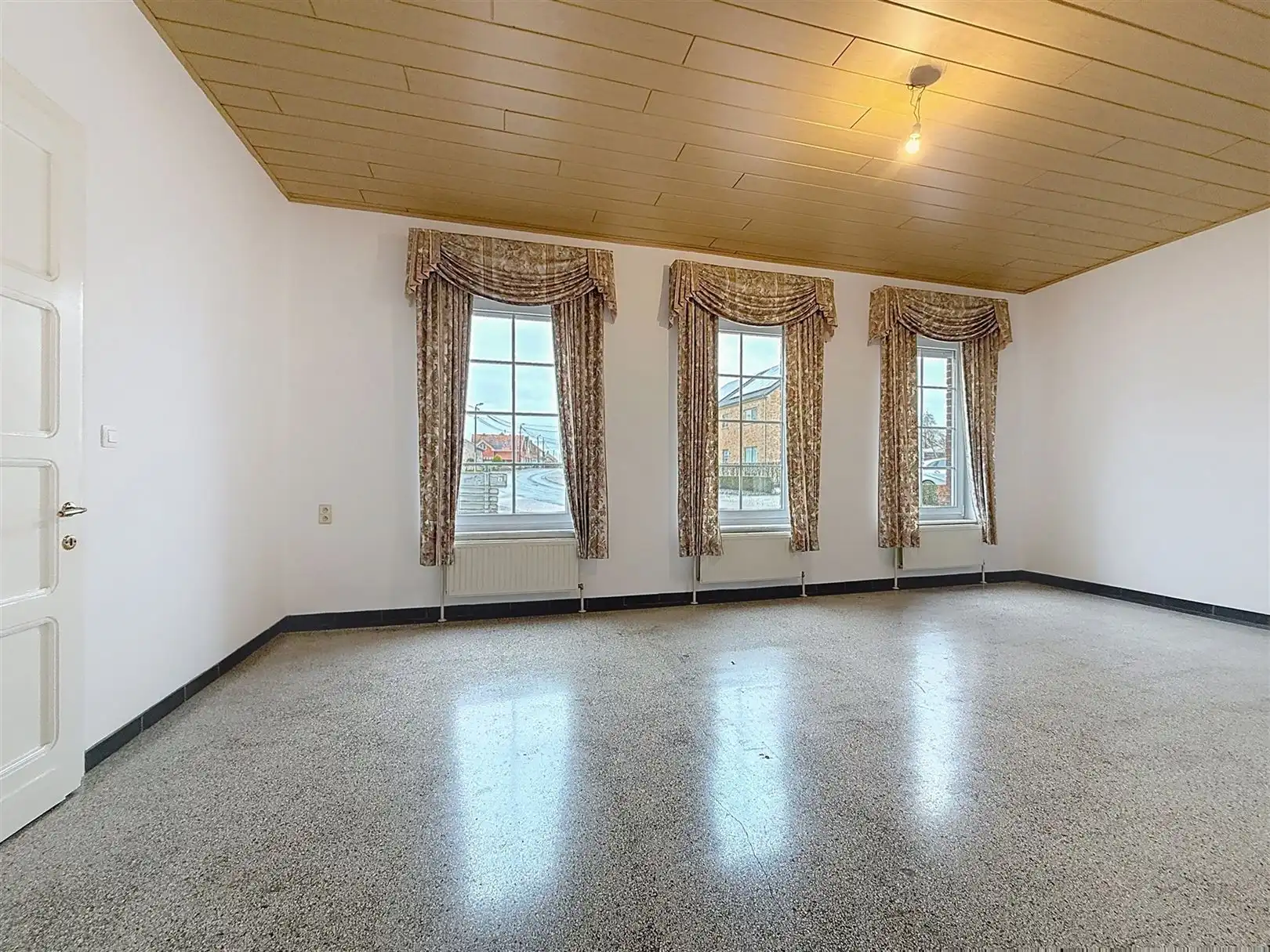 Ruime woning met 4 slpks en verhuurde studio + tuin foto 10