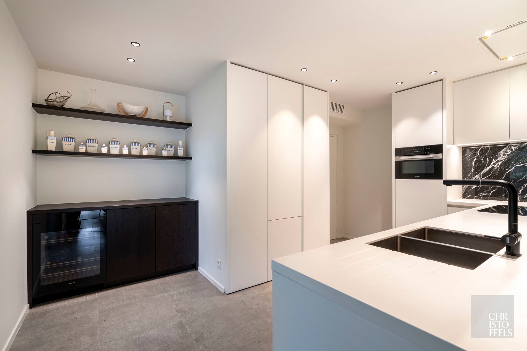 Exclusief villa-appartement (183m²) met privé tuin gelegen in een afgesloten park met buitenzwembad. foto 16