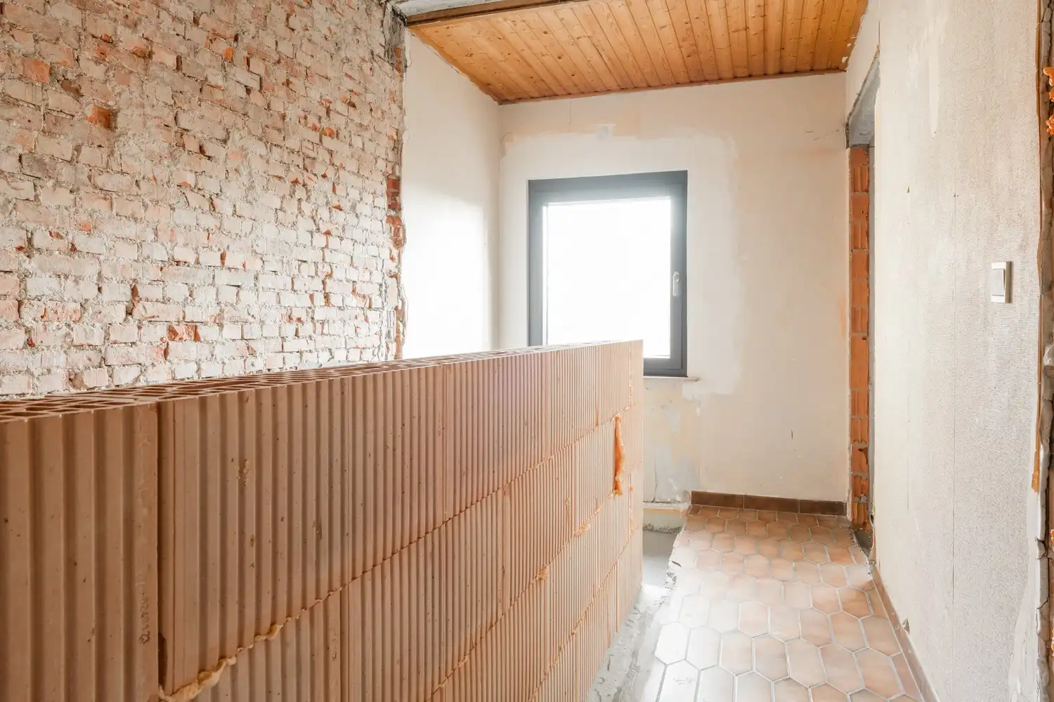 Karaktervolle woning met tal van mogelijkheden in het hart van Neerpelt foto 15