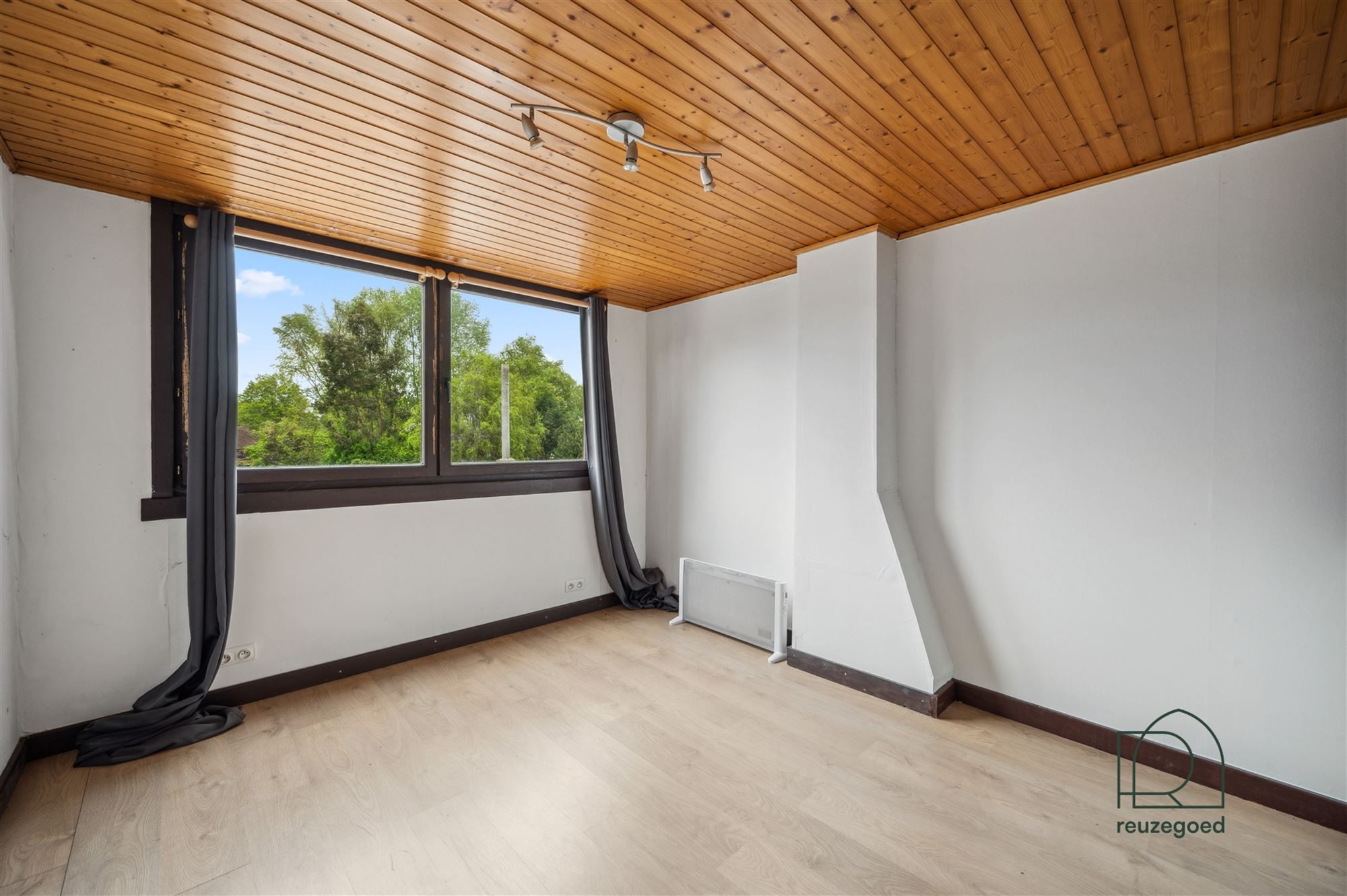 Woning in hartje Duffel opknapper met potentieel foto 12