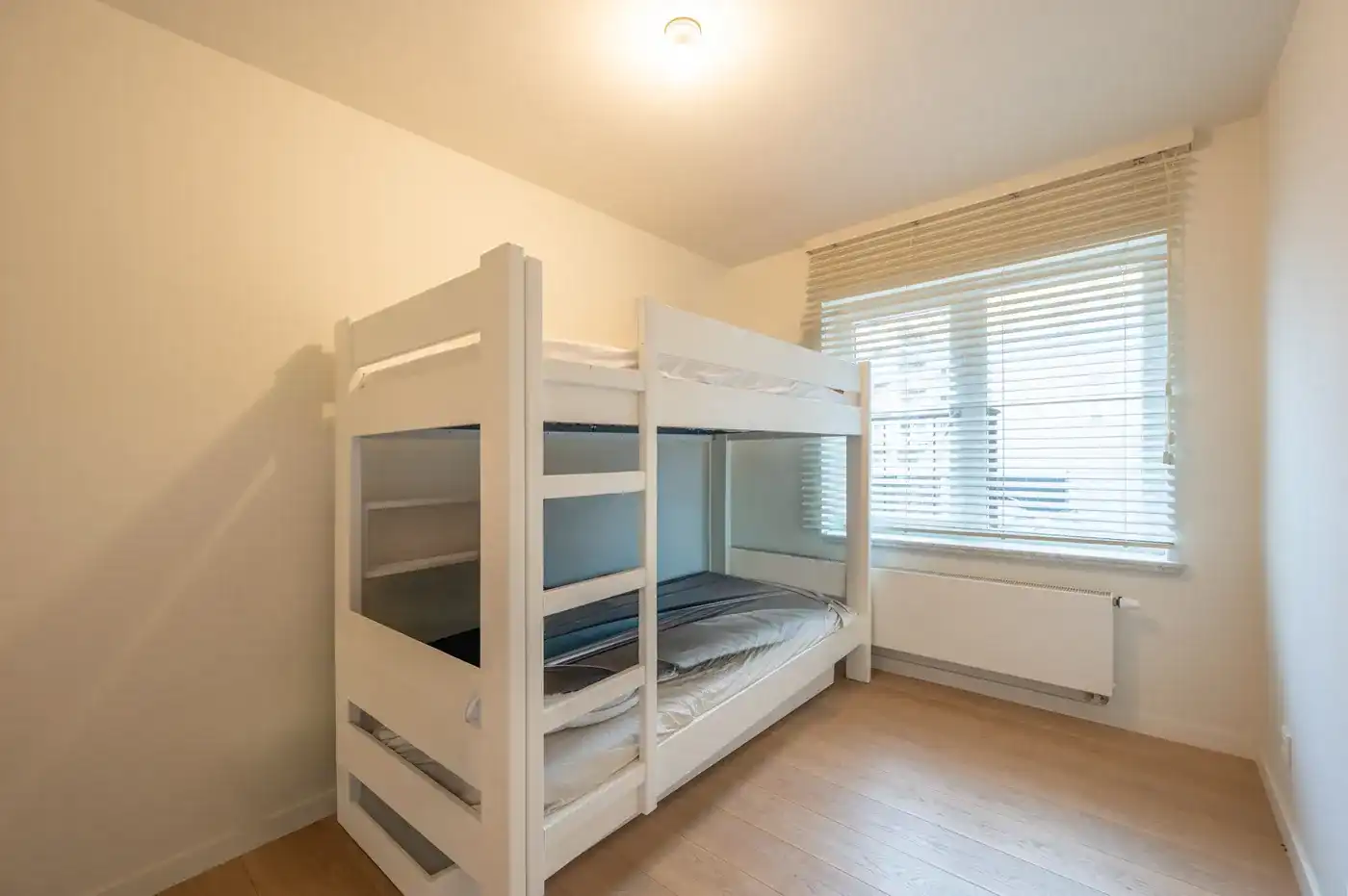 Lichtrijk twee slaapkamer appartement met zijdelings zeezicht in het Zoute foto 9