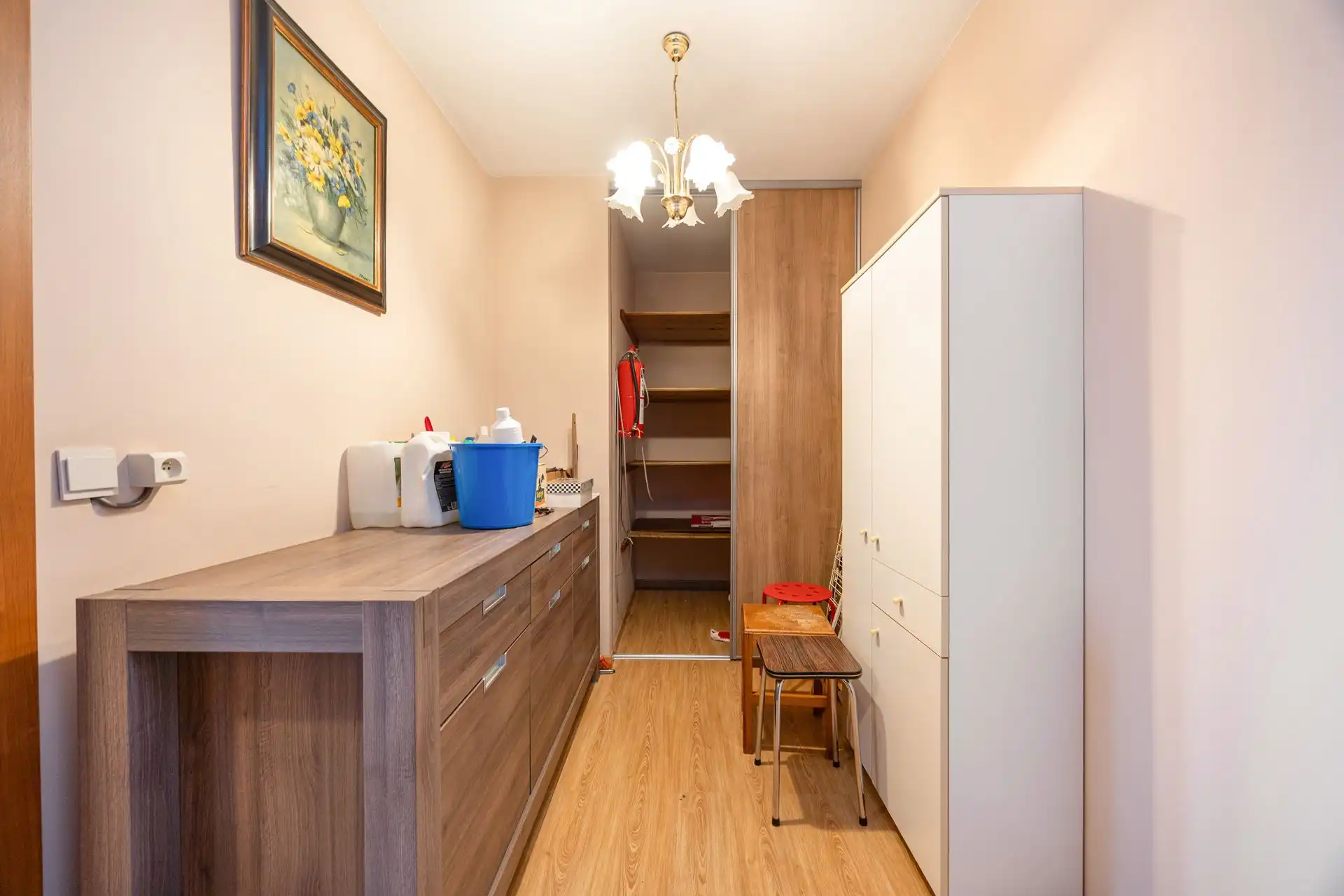 Twee slaapkamer appartement met inpandse autostaanplaats foto 14