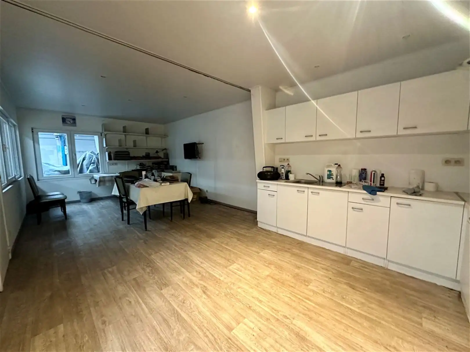 Ruime loods met kantoor en buitenterrein te Ieper foto 9