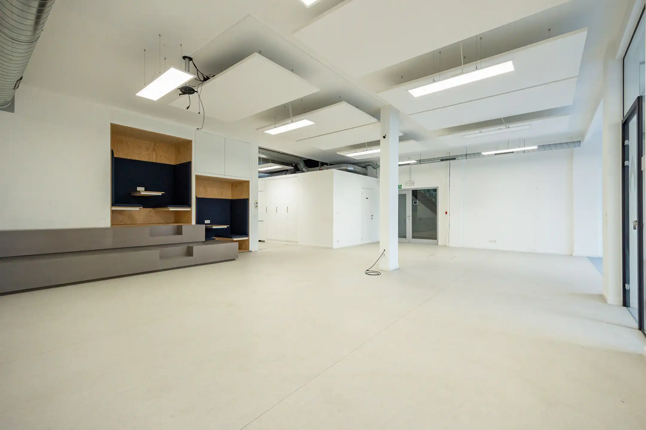 Karaktervol kantoor te koop te Merksem foto 9