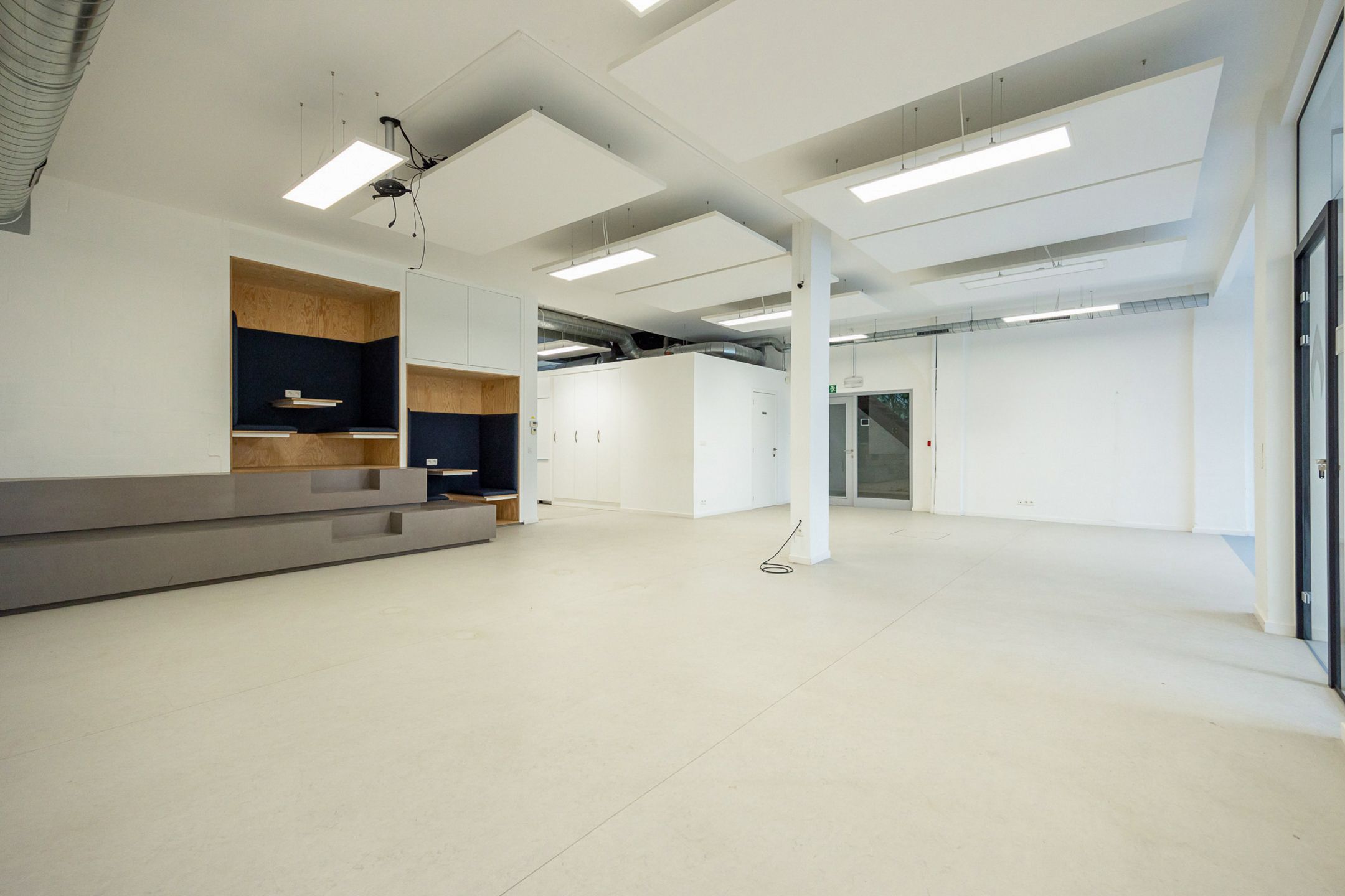 Karaktervol kantoor te koop te Merksem foto 9