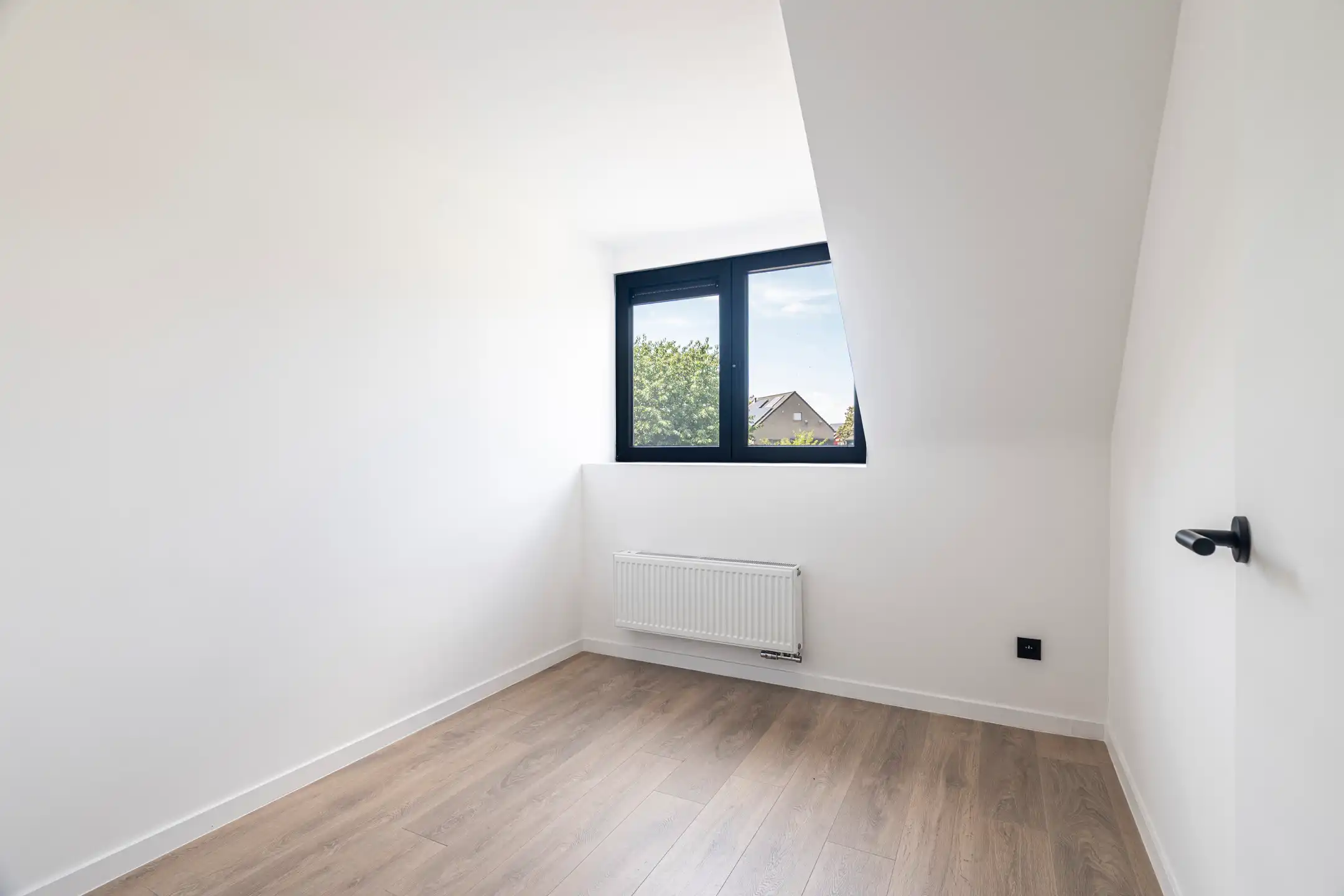 Recent gerenoveerde woning met 3 slpks in Schorvoort foto 20
