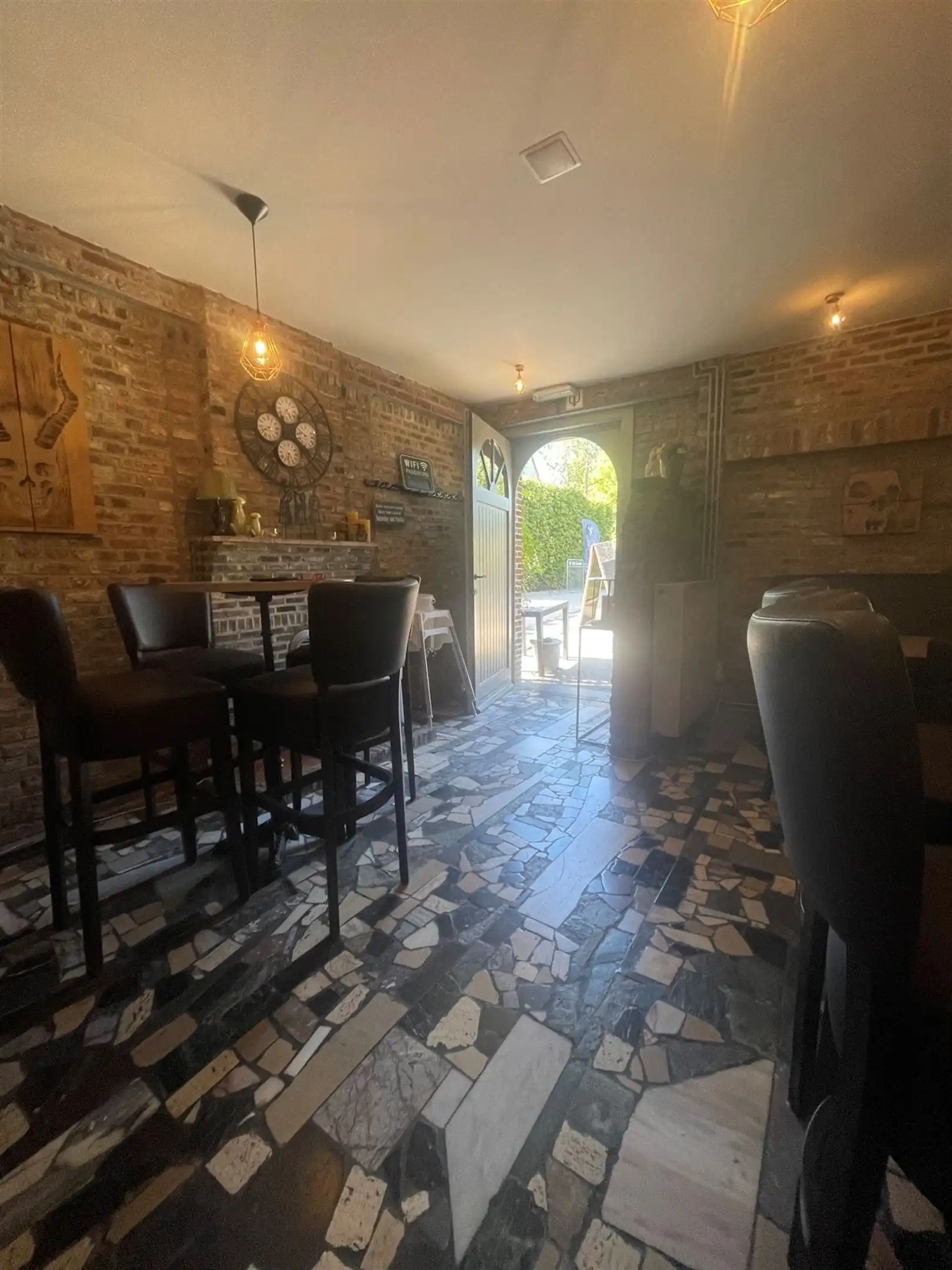 Goed gelegen horecazaak foto 6