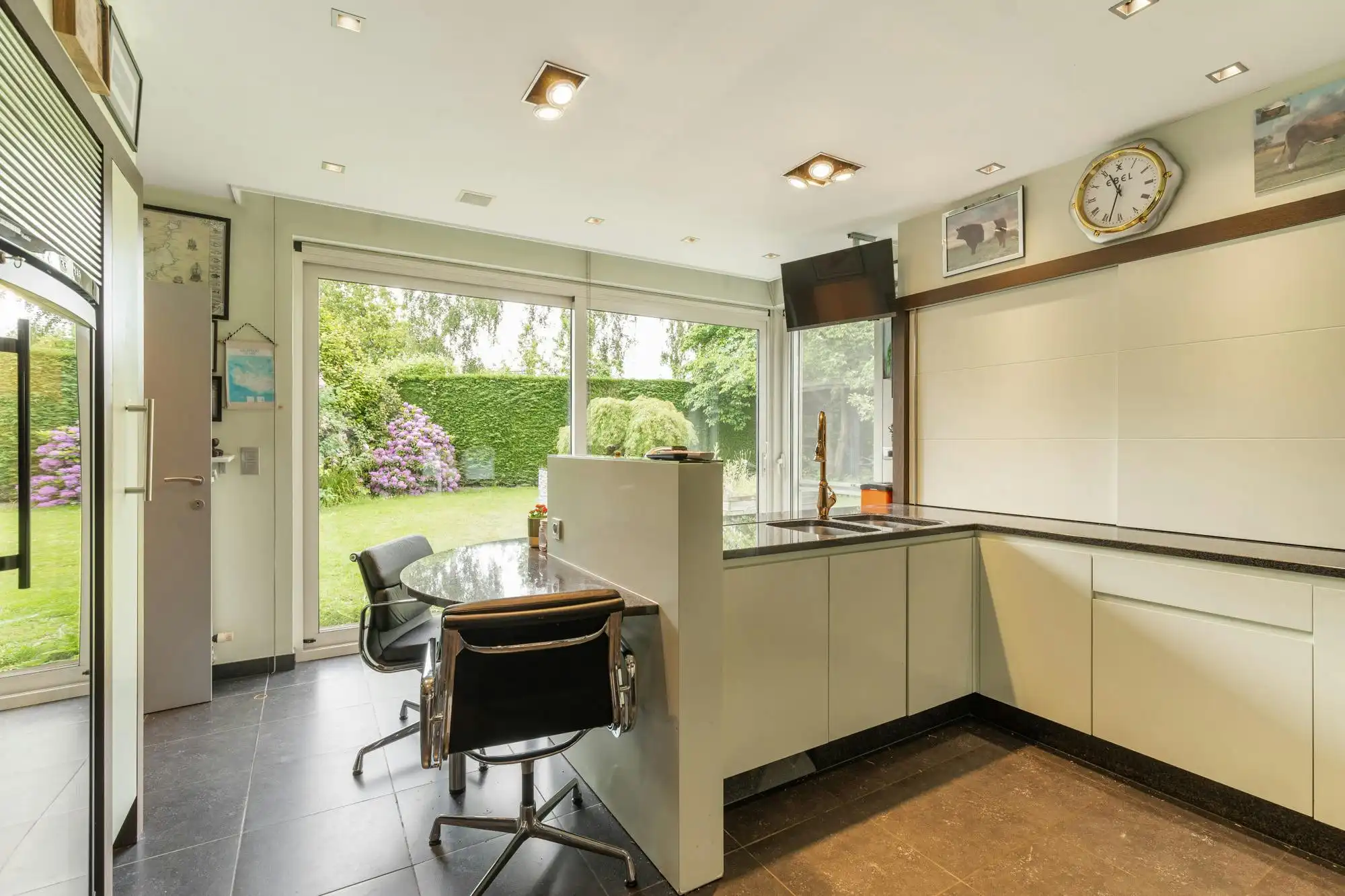 Exclusieve villa met  zwembad op een toplocatie in Wemmel foto 12