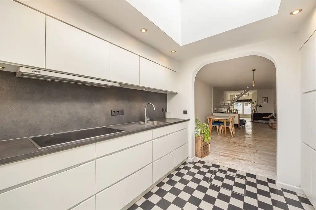 Instapklare woning met groene tuin foto 9