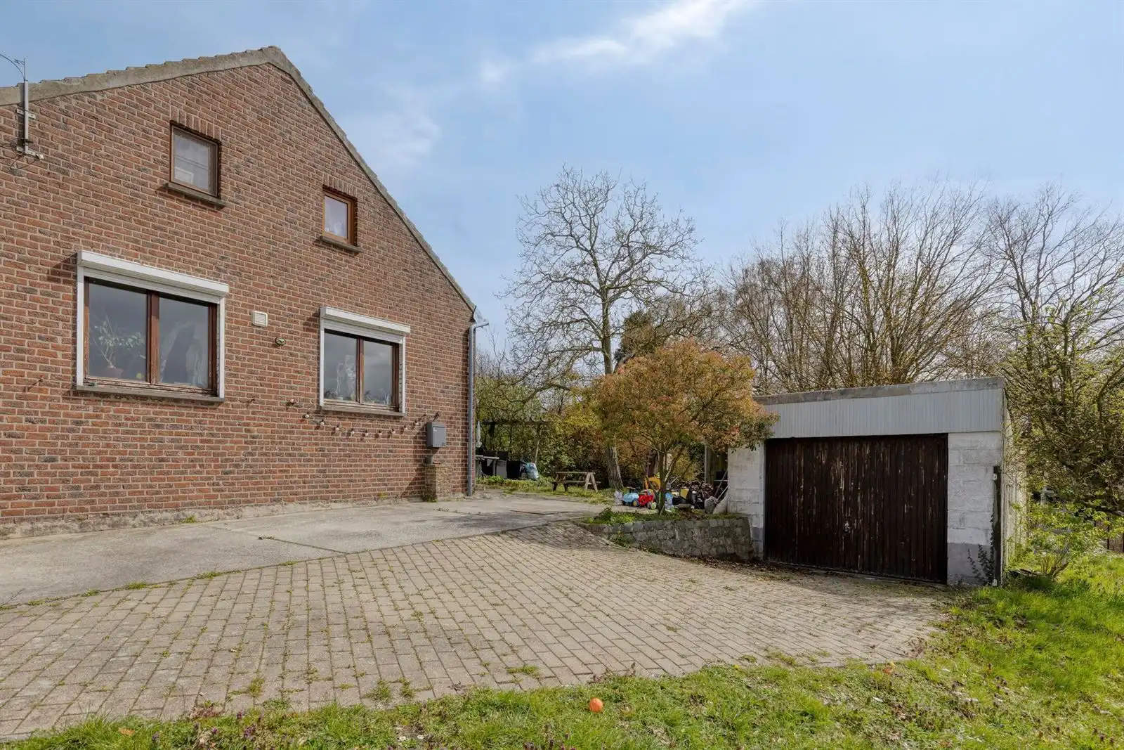 Twee- drigevelwoningen te renoveren. foto 30