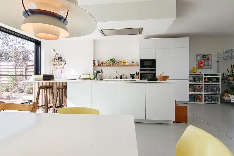 Zeer recent, doordacht en ingrijpend gerenoveerde gezinswoning gelegen op een zeer gewilde locatie! foto 5
