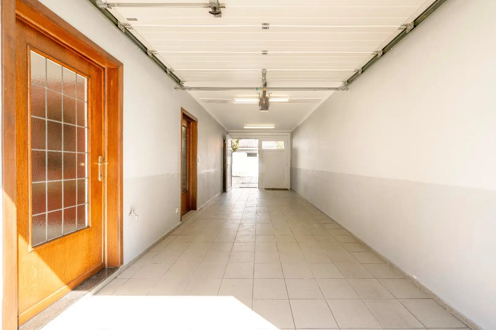 ZEER RUIME BEL ETAGE WONING MET GARAGE EN LOODS (100 m²) foto 4