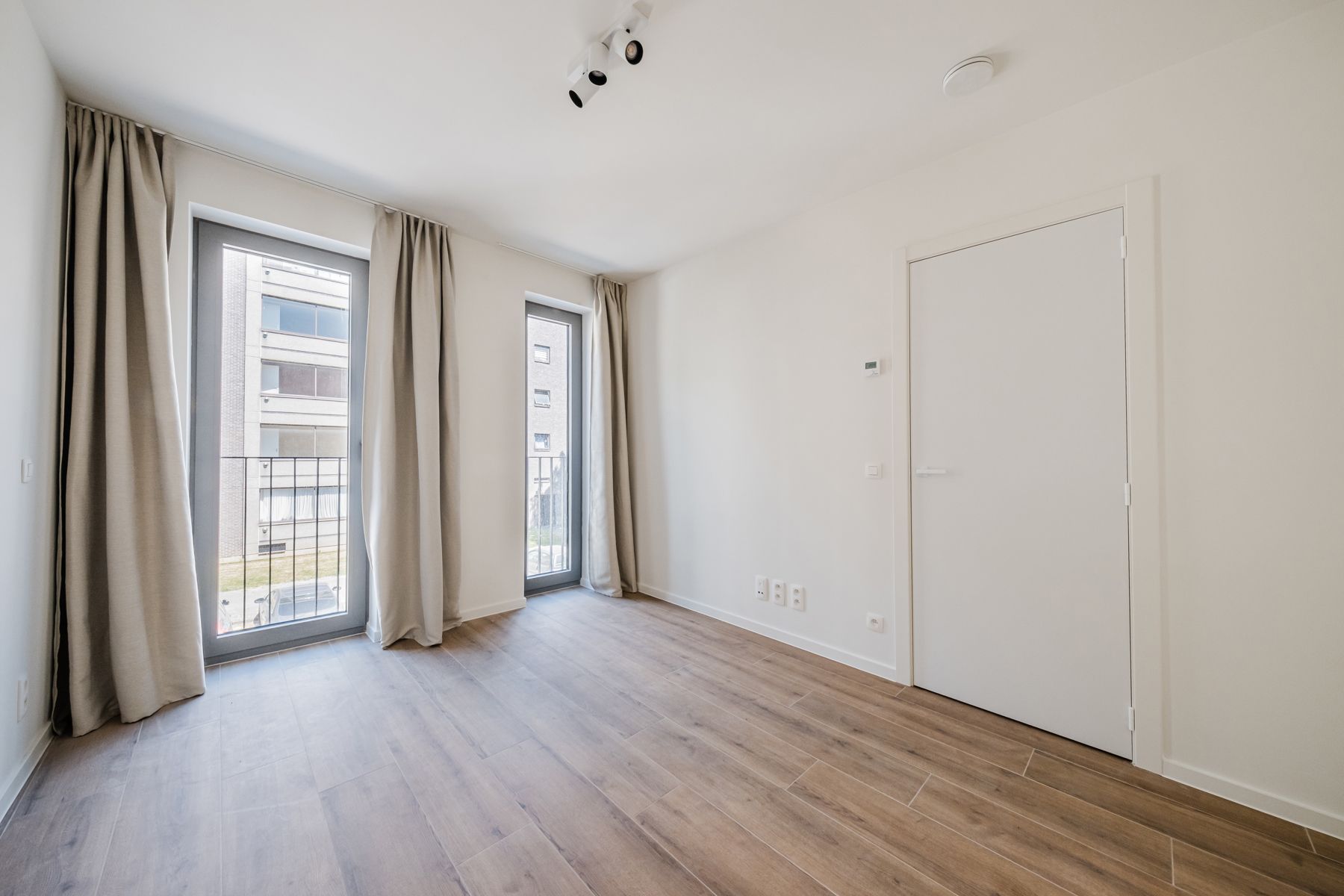 Gloednieuw 2-slaapkamer-appartement met terras op t' Zuid  foto 4