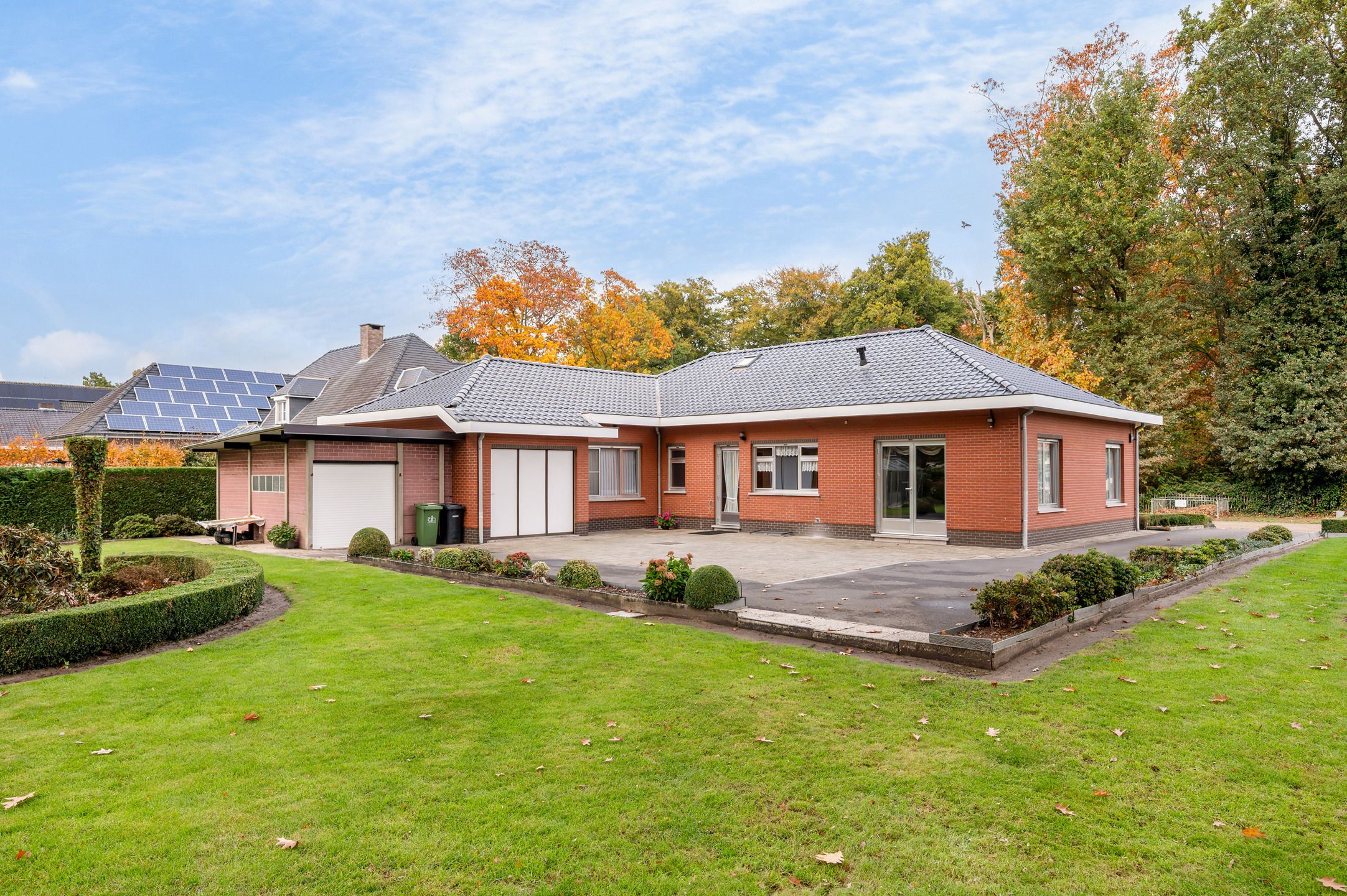 Goed onderhouden gelijkvloerse woning met 4 slaapkamers foto 2