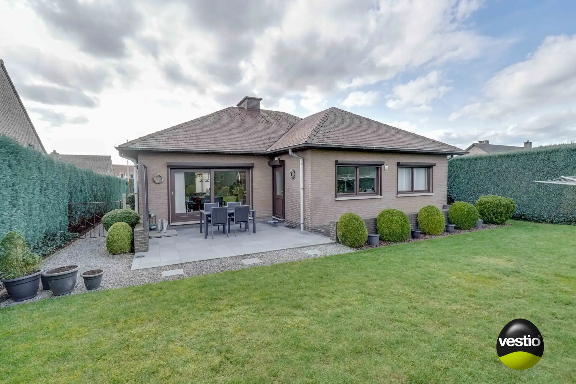 RUSTIG GELEGEN, GELIJKVLOERSE WONING VLAKBIJ CENTRUM OPGLABBEEK foto 3