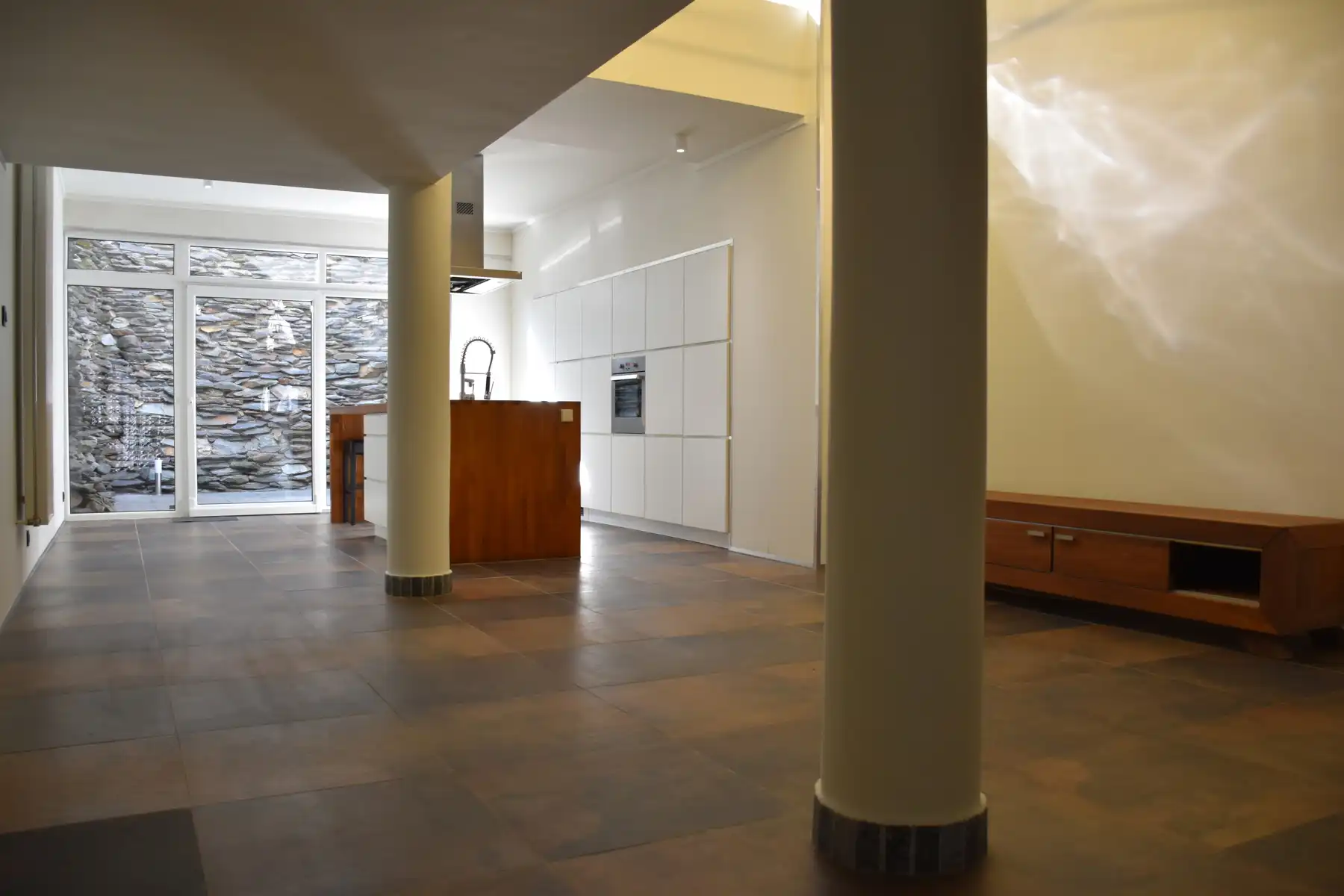 Opbrengsteigendom op goede locatie met verschillende opties foto 6