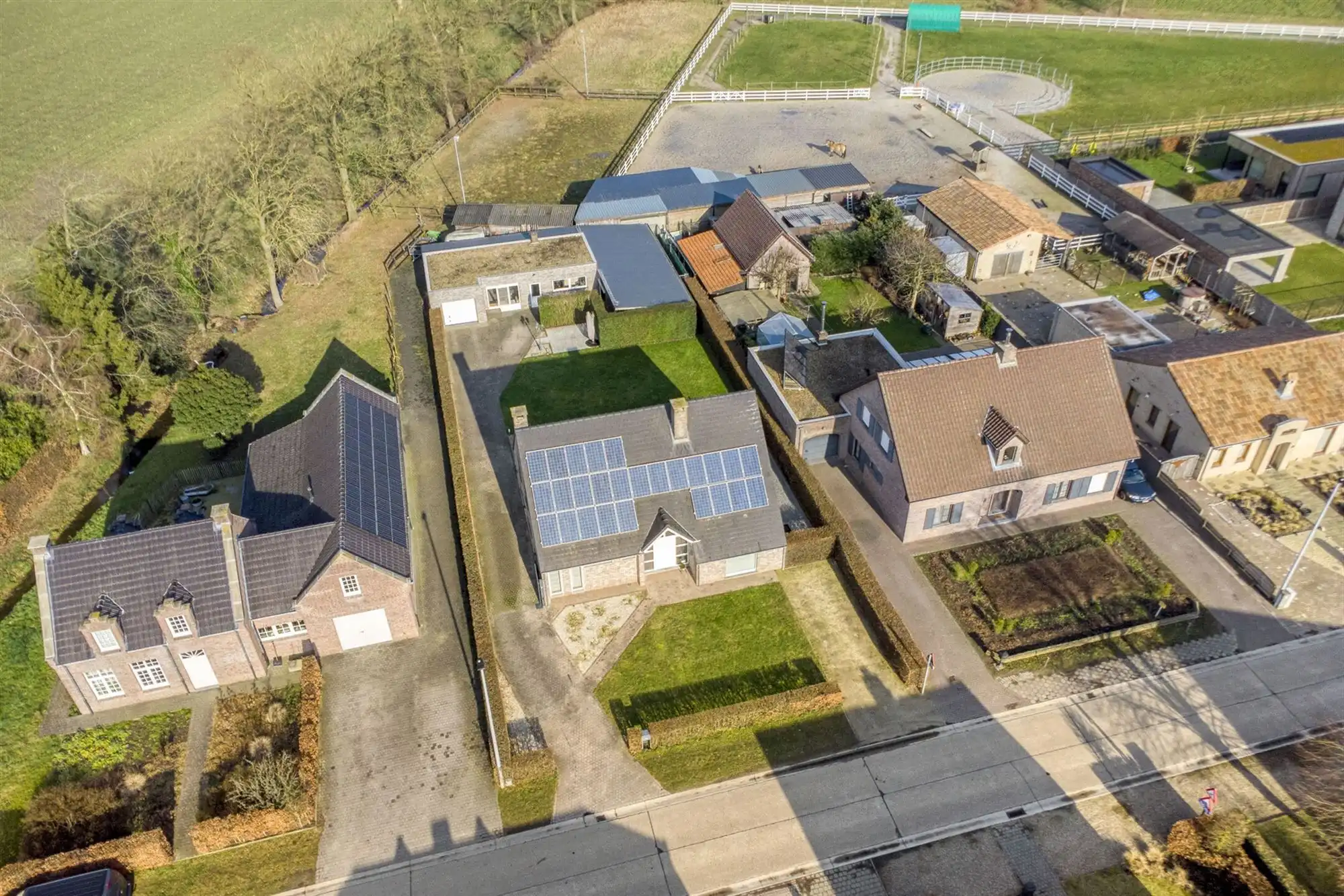 Exclusieve villa, extra garage en zonnige tuin op 1.100 m² foto 44