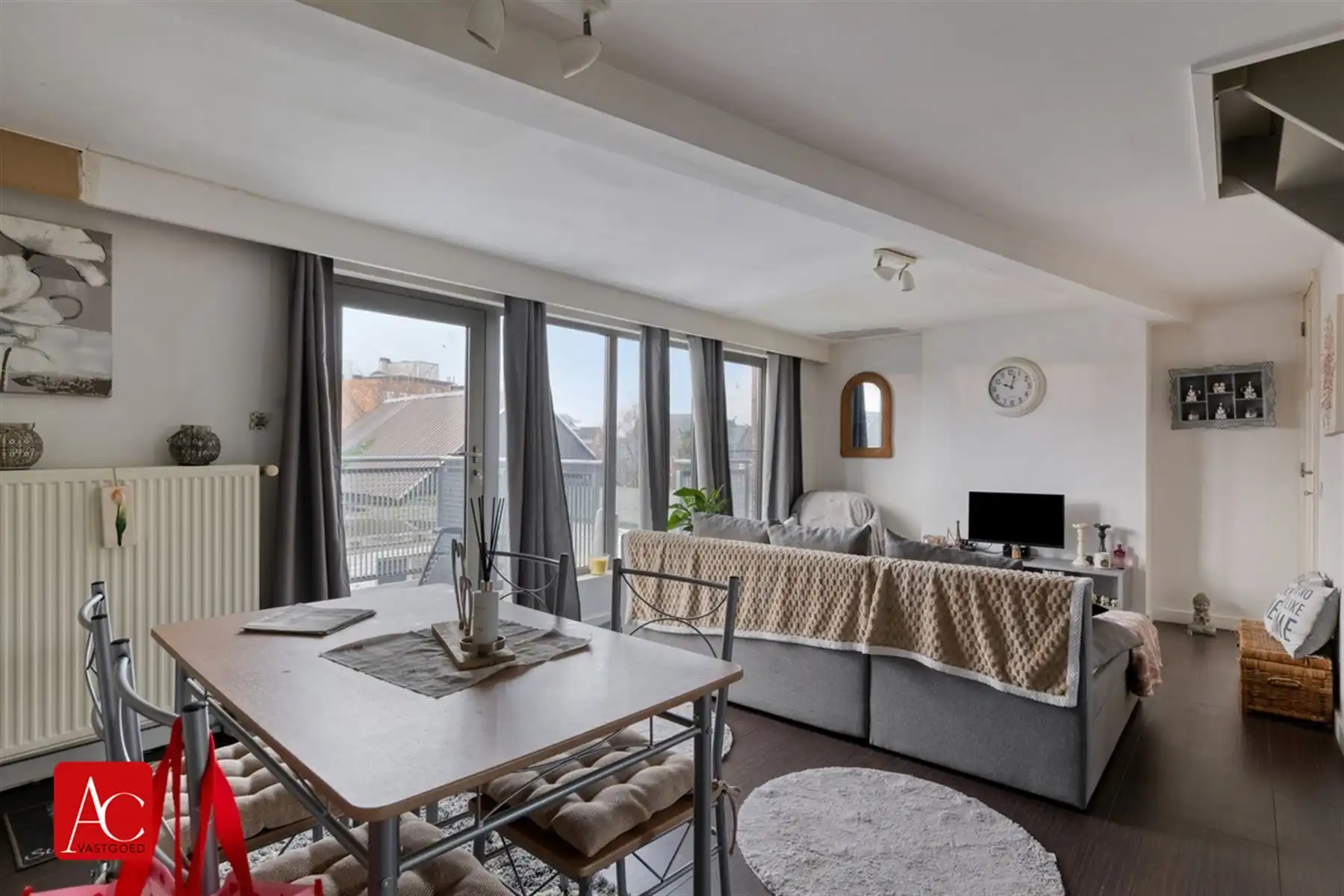 Appartementsgebouw bestaande uit 3 eenheden foto 8