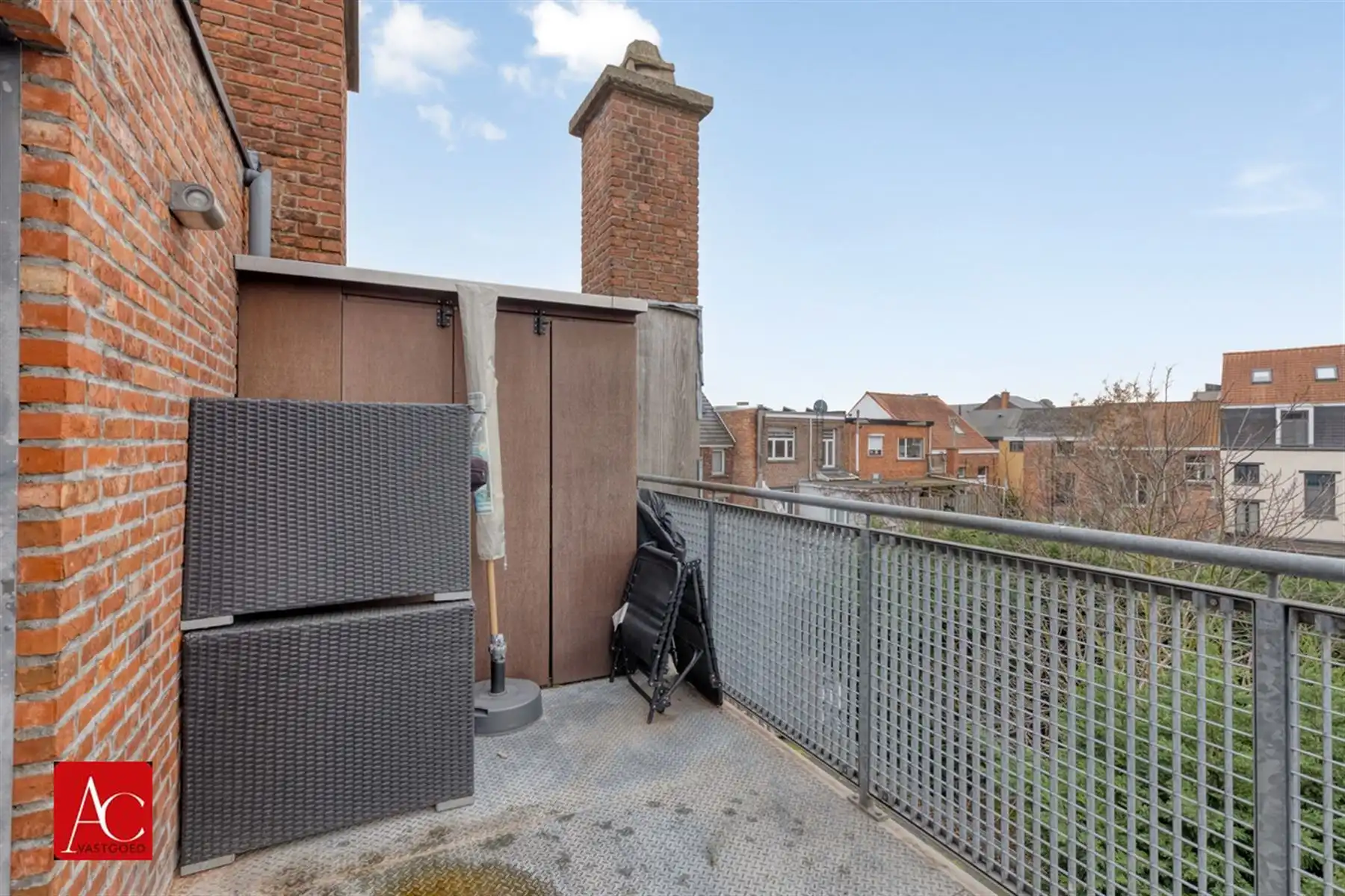 Appartementsgebouw bestaande uit 3 eenheden foto 8