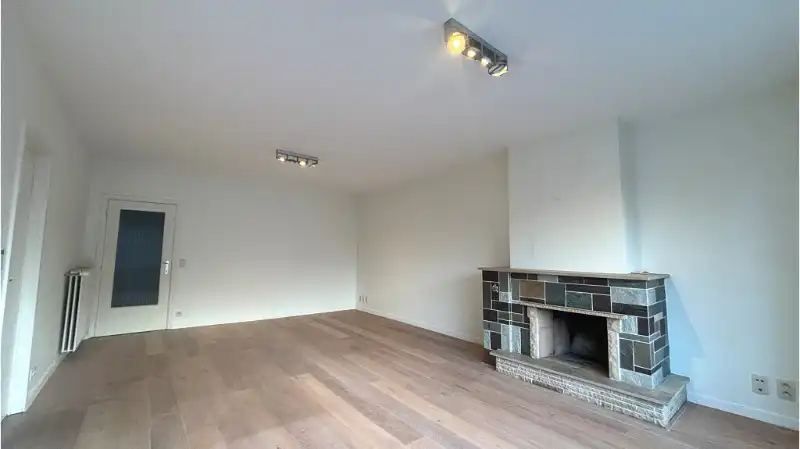 Lichtrijk 2-slaapkamerappartement met 2 Terrassen te huur in Kristus-Koning Brugge foto 3