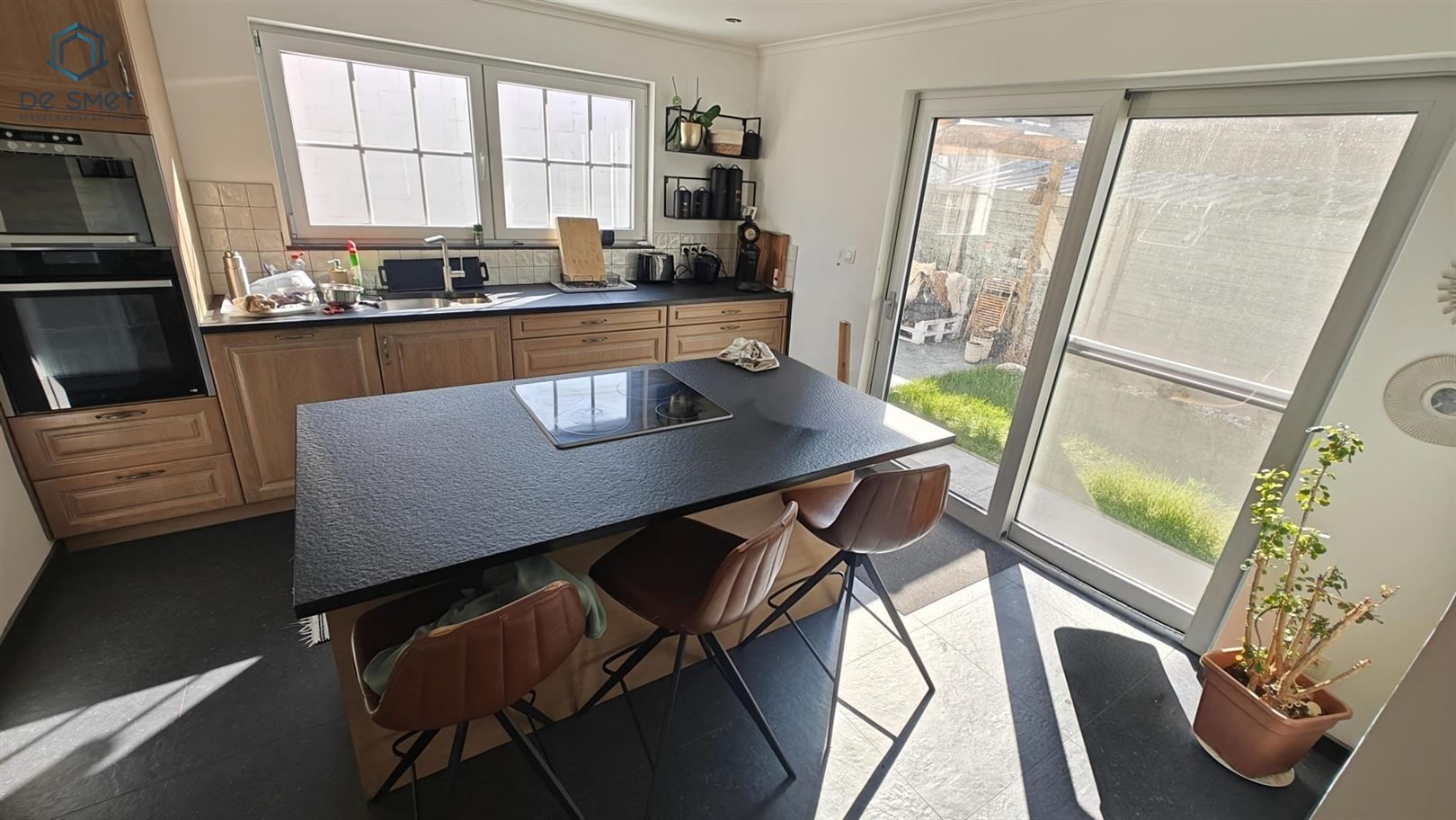 perfect gerenoveerd woonhuis met thuiskantoor of commerciële ruimte en 4 slaapkamers   foto 3