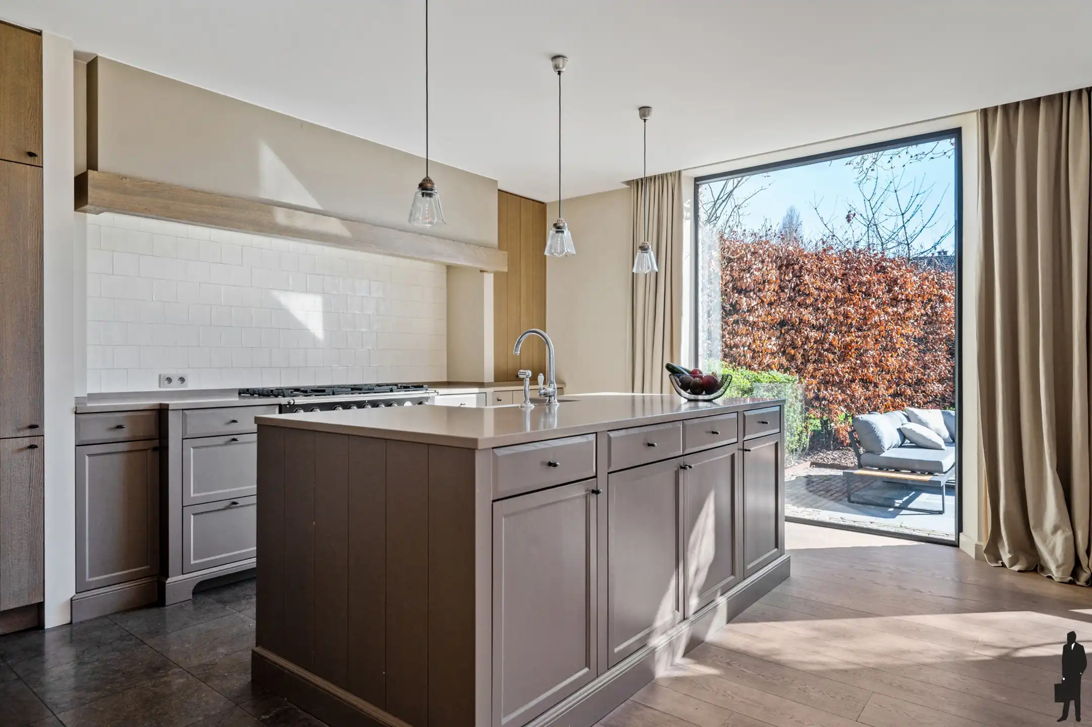 Prachtige woning met 4 slpks, 2 badks en ZW tuin met privacy foto 13