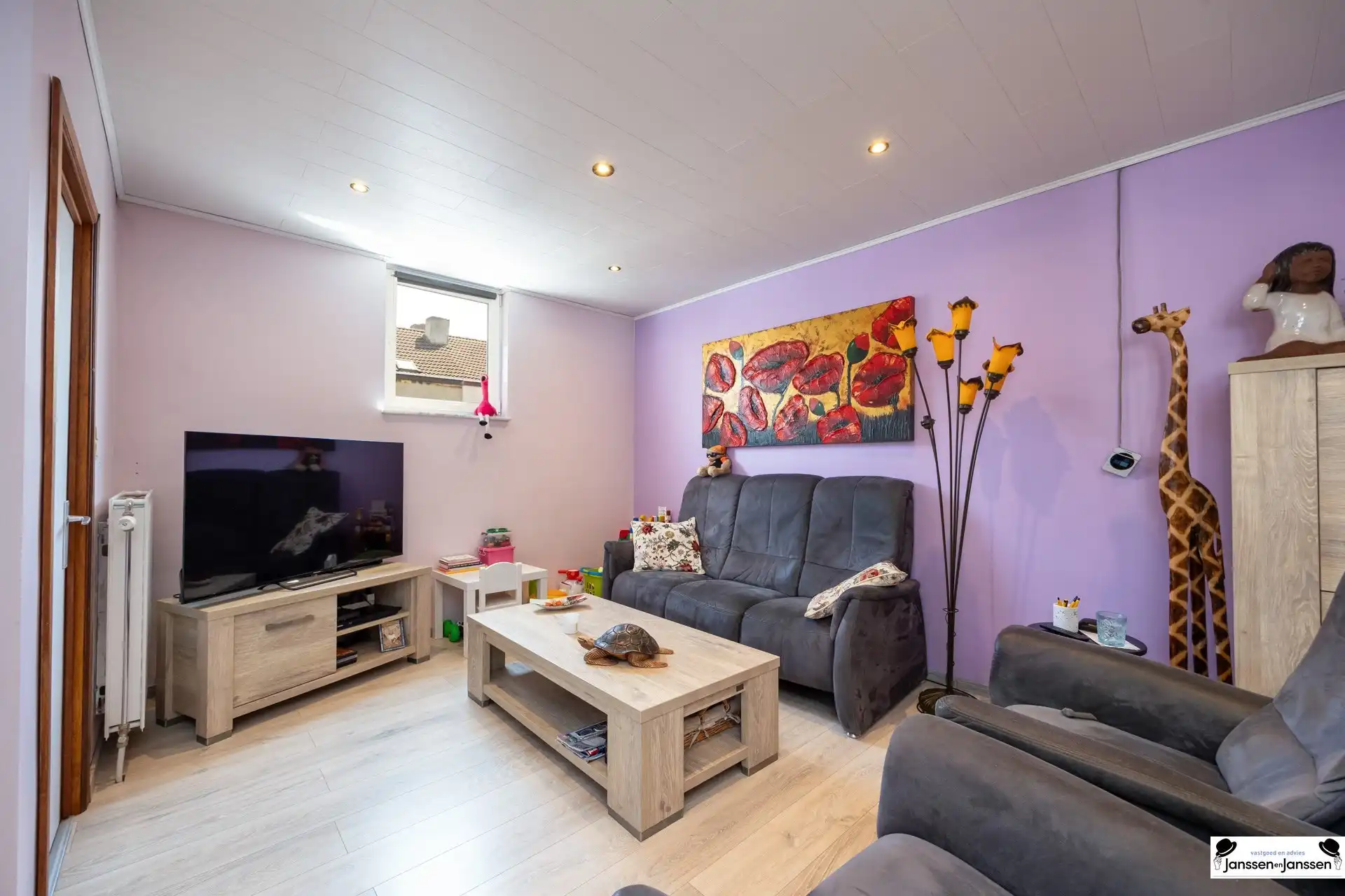 Ruim appartement in voormalige suikerfabriek Merksem foto 2