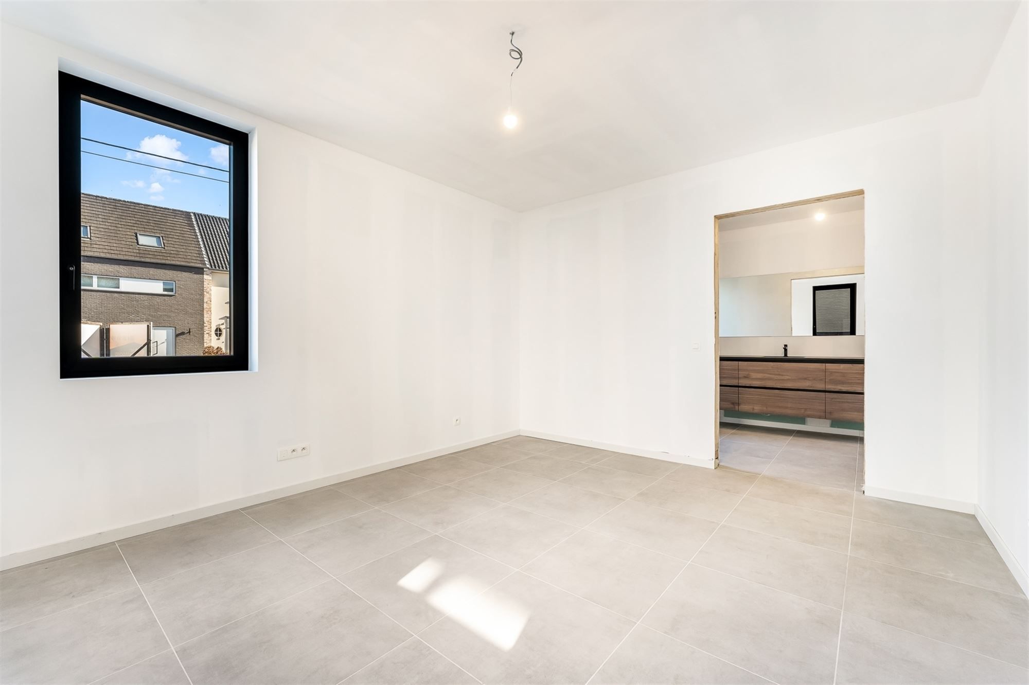 ZEER RUIME, HOOGKWALITATIEVE NIEUWBOUWWONING! foto 8