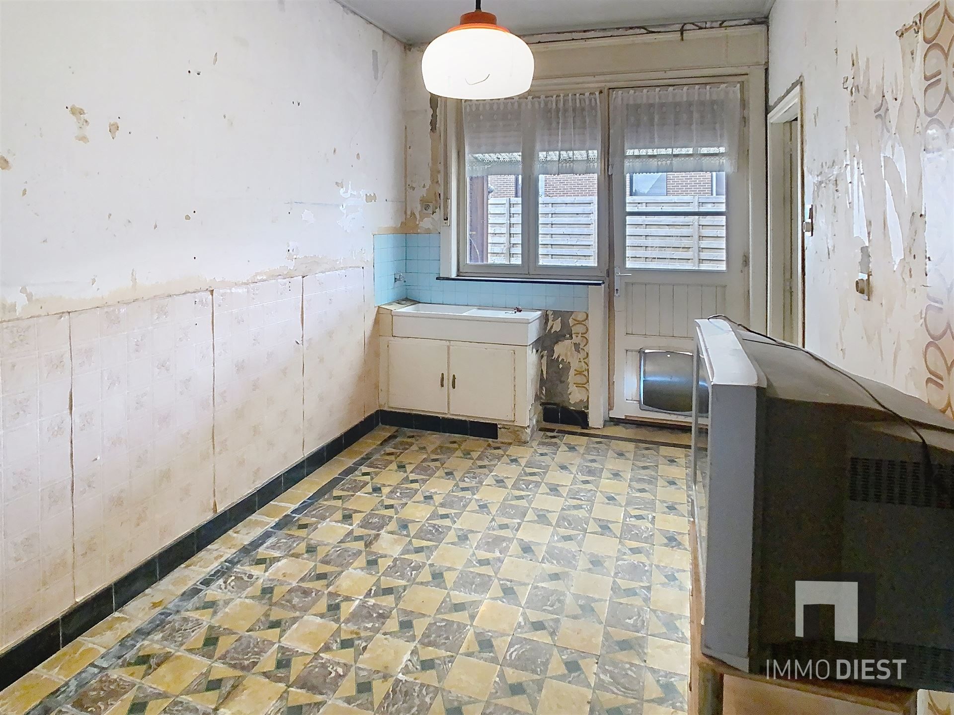 2 te renoveren woningen foto 12