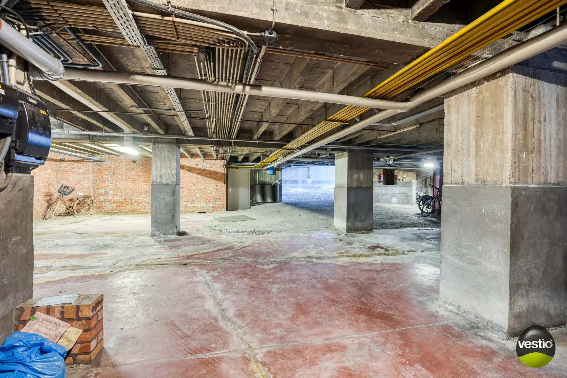 Luxueuze gelijkvloerse kantoorruimte van ca. 328 m² met parking. foto 22