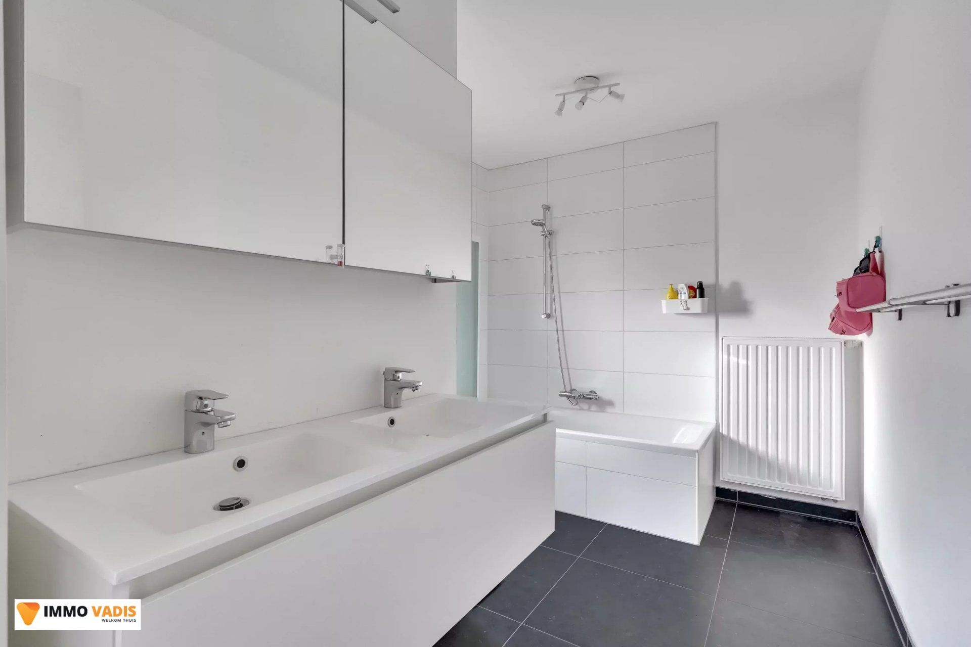 Recente woning met 3 slaapkamers foto 11