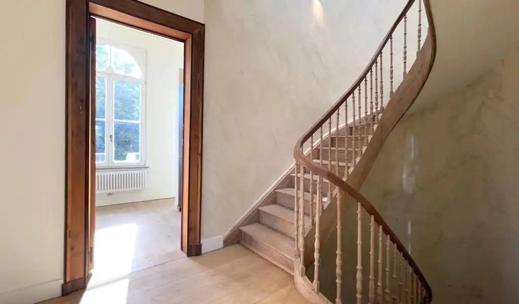 Gemeubelde kantoorruimte met diensten vlakbij het station van Mechelen foto 10