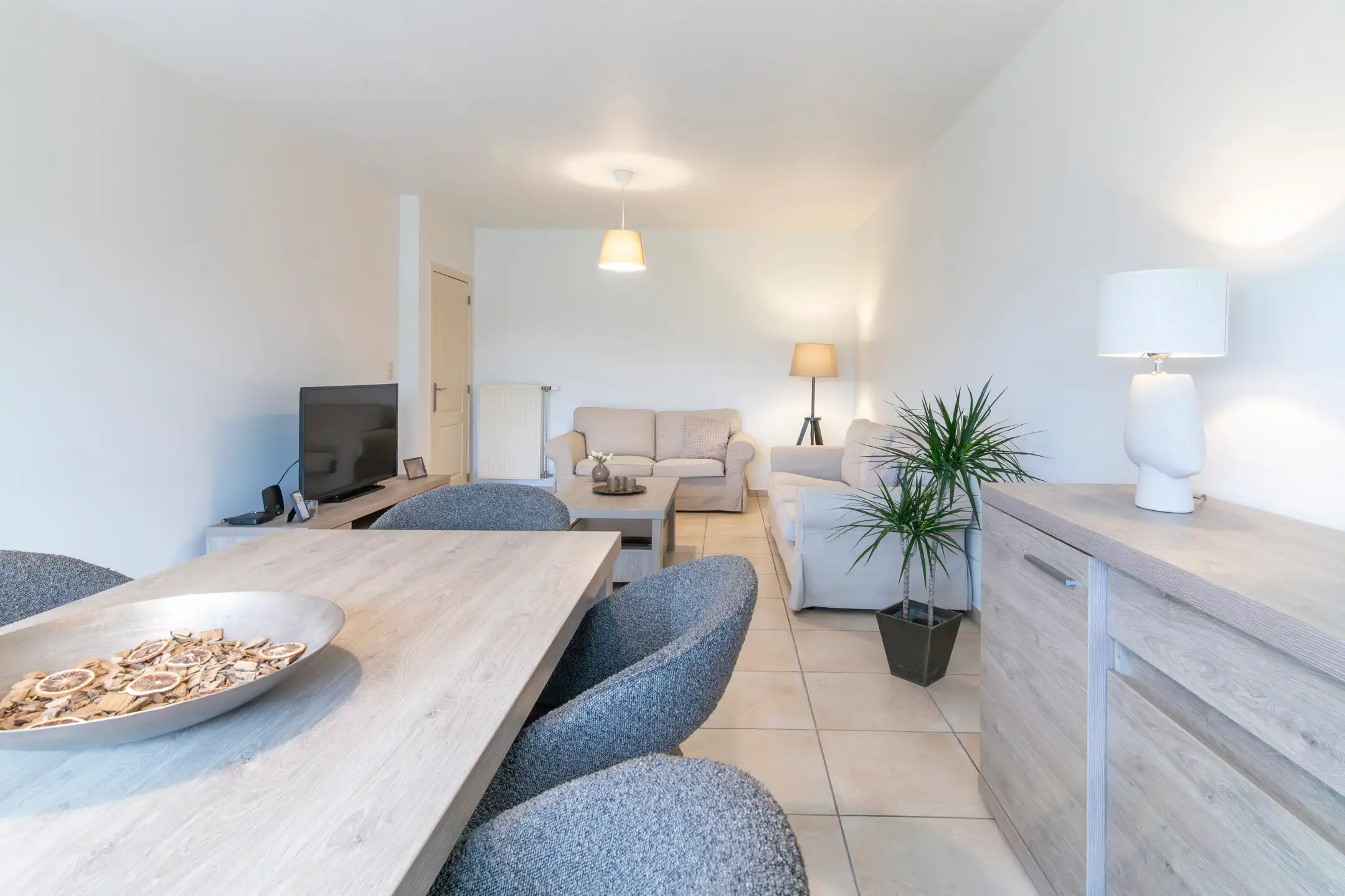 Gelijkvloers appartement met aparte ingang en privétuin foto 9