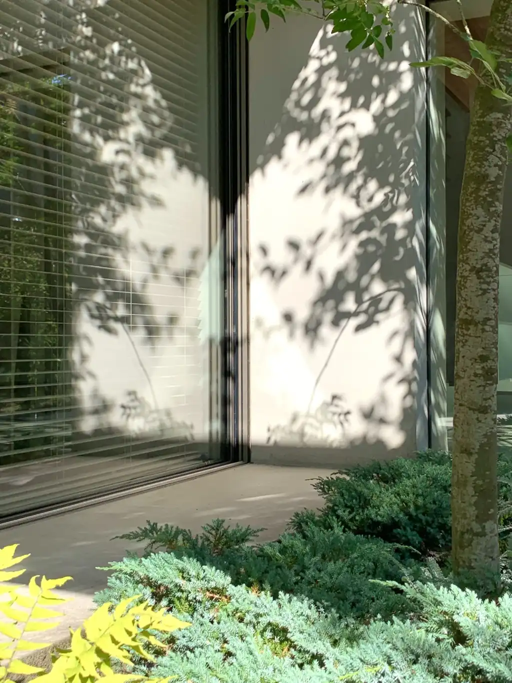 Architecturale laagbouwvilla met binnenzwembad en unieke beleving met het omliggende landschap. foto 24