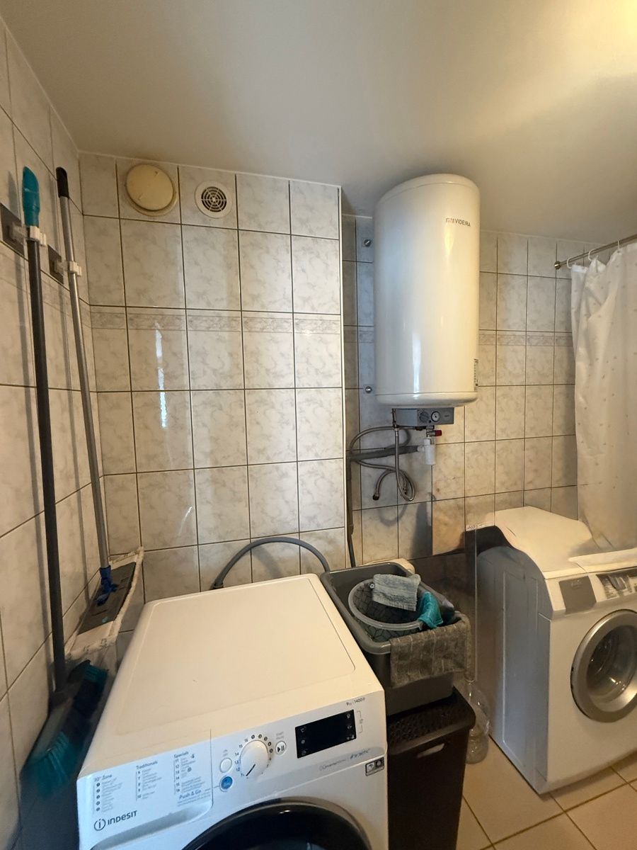 Instapklaar appartement met terras op wandelafstand van centrum Genk foto 7