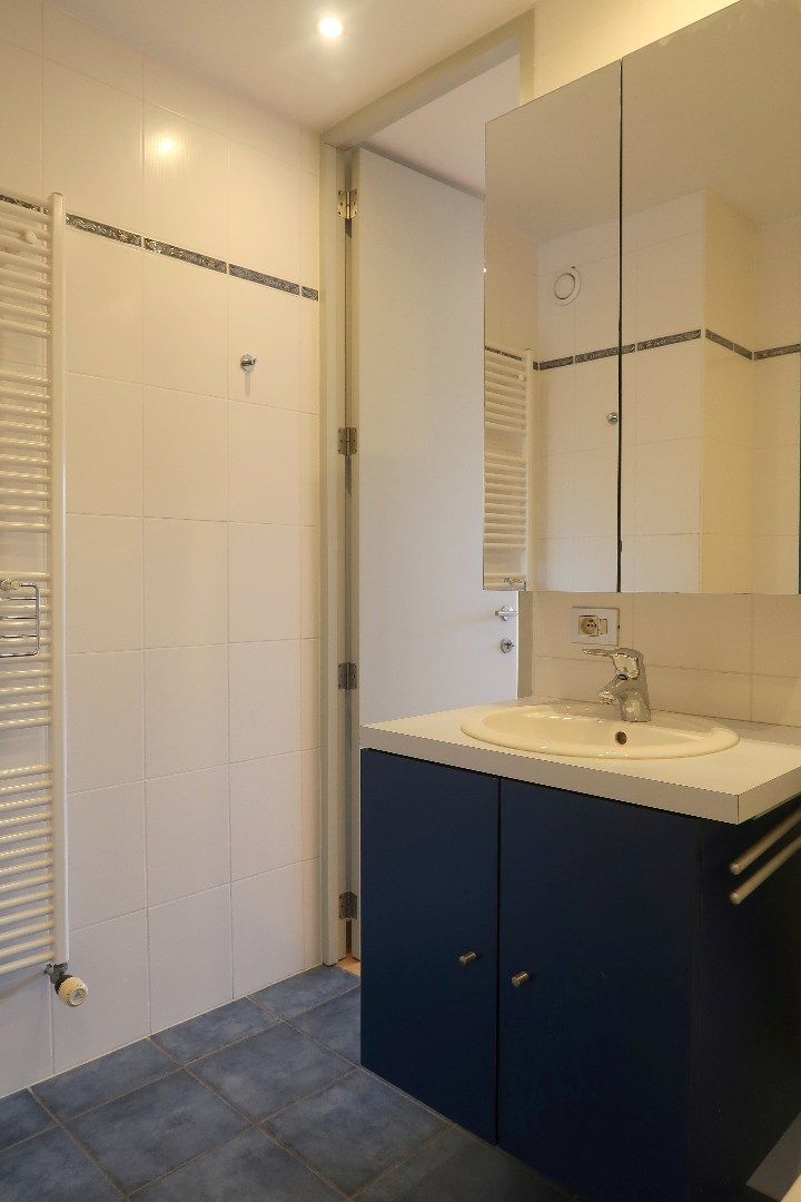 Ruim instapklaar appartement met 2 slaapkamers en 3 terrassen nabij het centrum van Roeselare foto 9