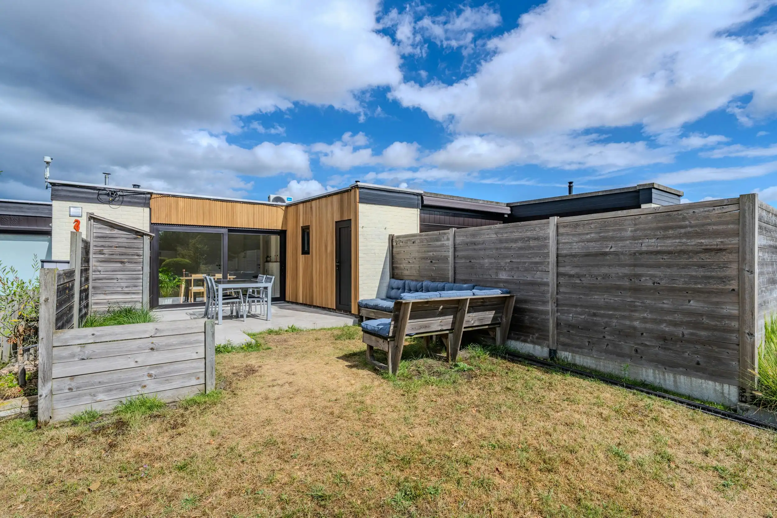 Vakantiewoning met zongerichte tuin gelegen op rustige ligging te Westende! foto 16