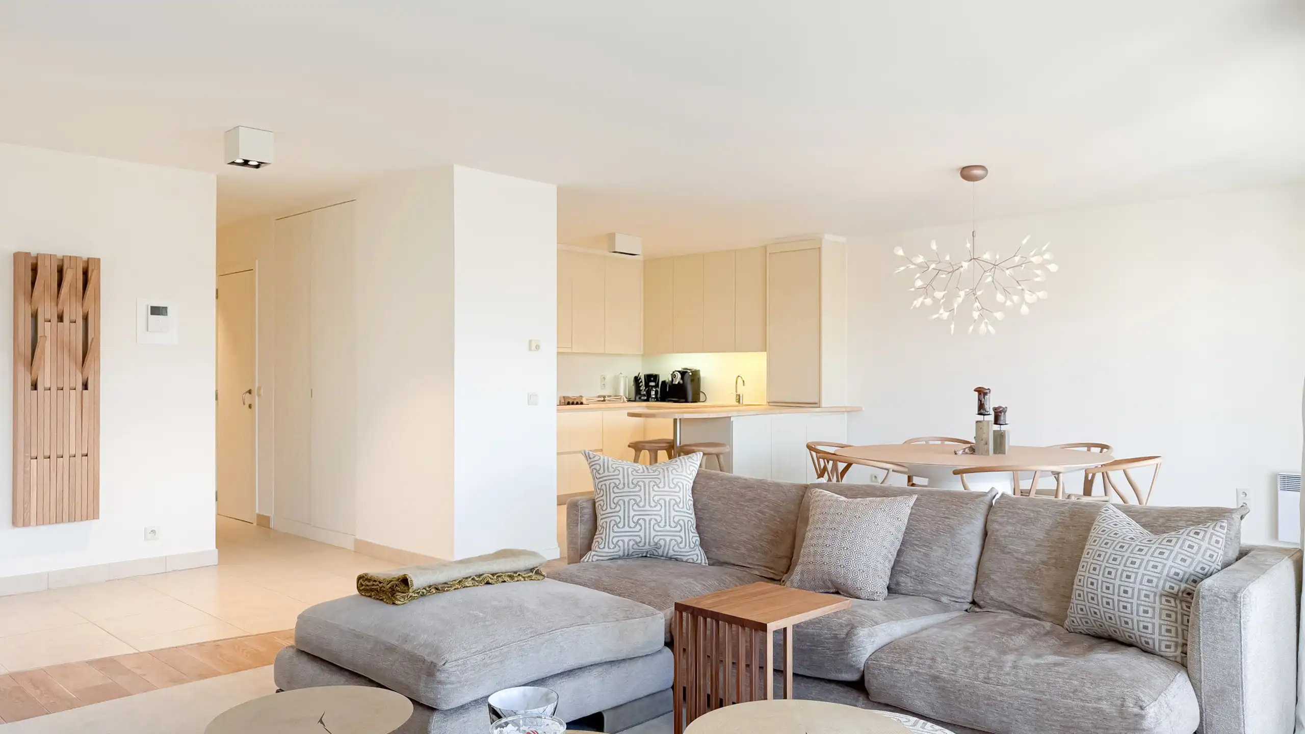 Lichtrijk appartement met terras en zeezicht in Duinbergen foto 12