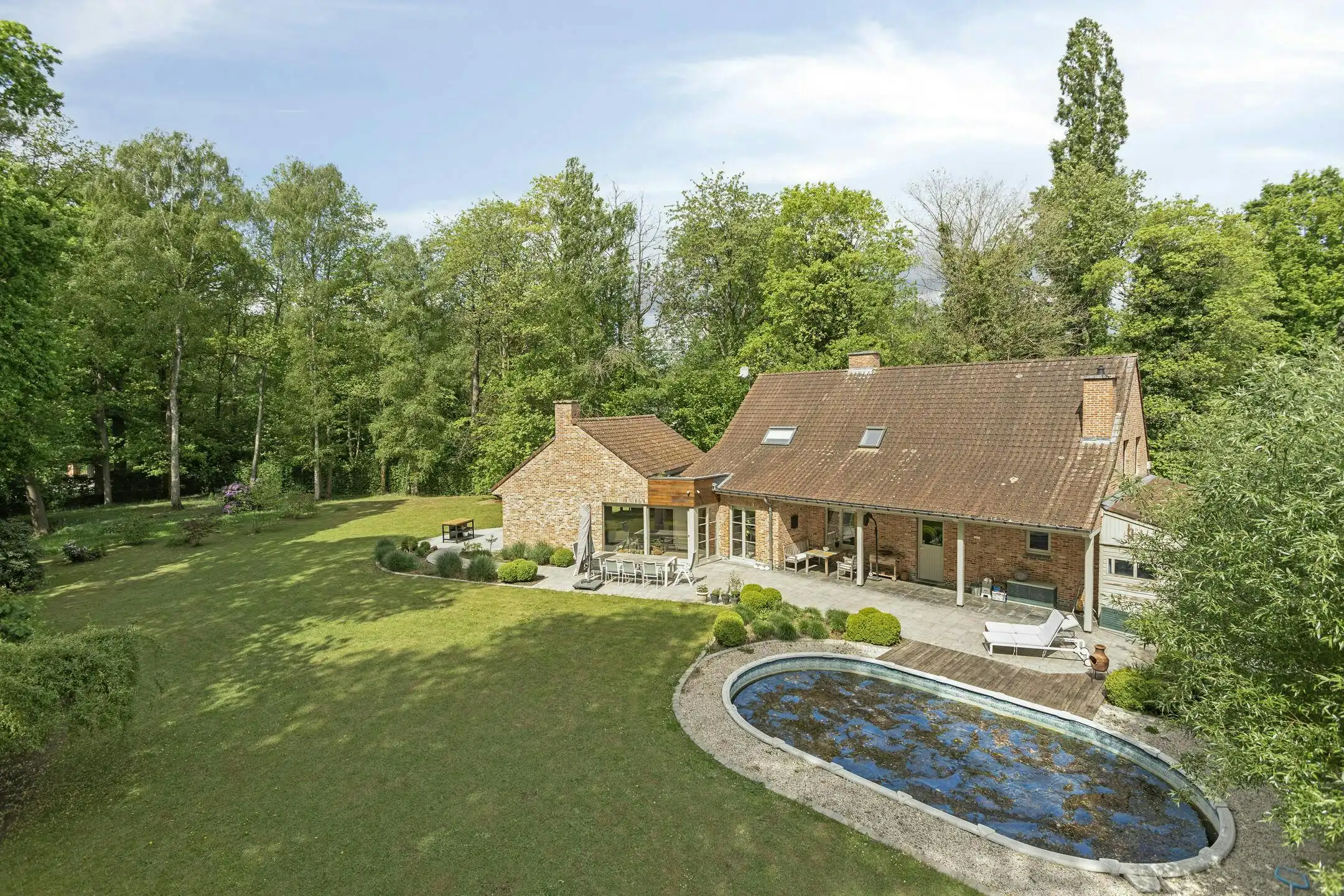 Prachtige villa op toplocatie in Bierghes. foto 2