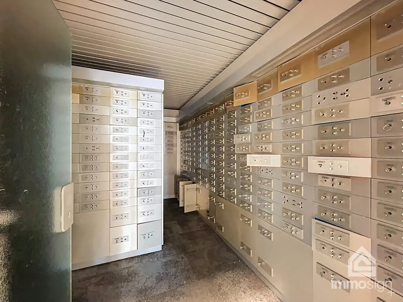 Gelijkvloerse kantoorruime van 243m² langs de Rijksweg foto 23