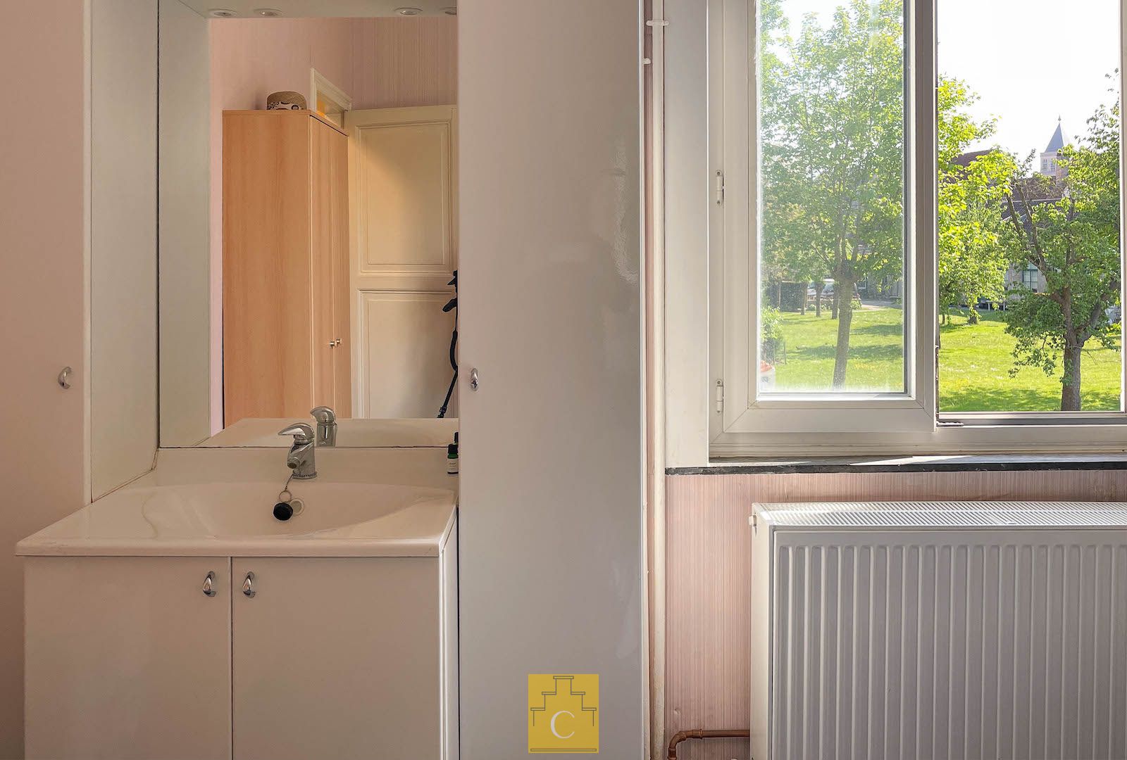 Karakterpand uit de late jaren ‘20 met zongerichte tuinpatio’s en authentiek achterhuis, onbetaalbaar uitzicht op een historische kloostertuin foto 22