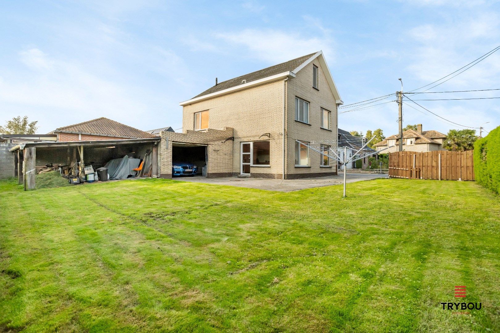 Centraal gelegen, halfopen woning met garage foto 17