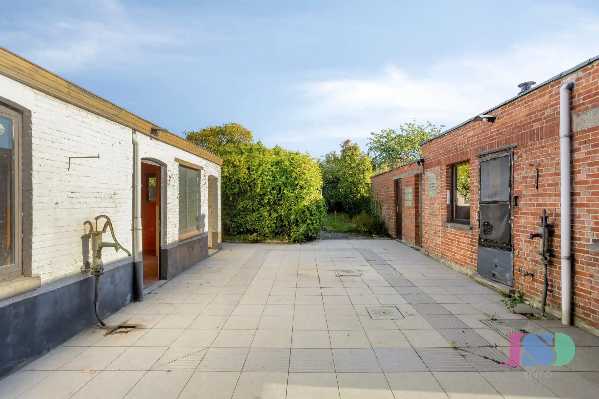 Te renoveren woning met potentieel foto 31