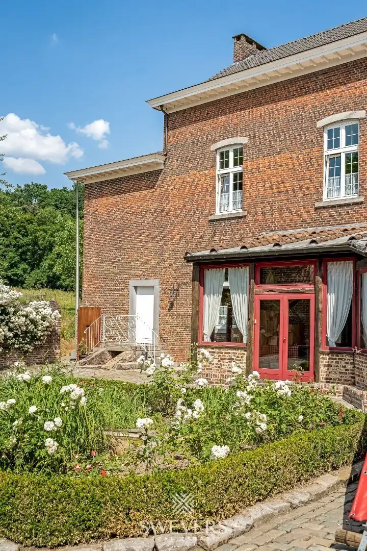 Authentiek herenhuis op 77a met stallingen foto 34