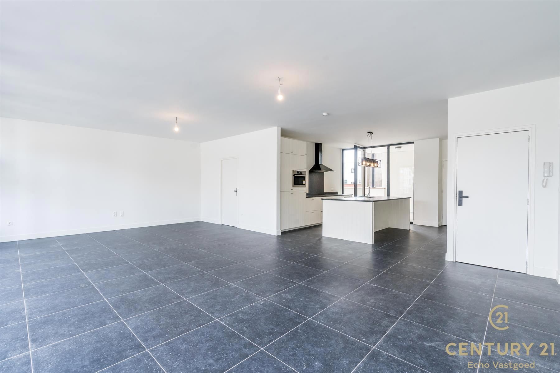 Luxe 2-slaapkamerappartement te huur op toplocatie foto 6