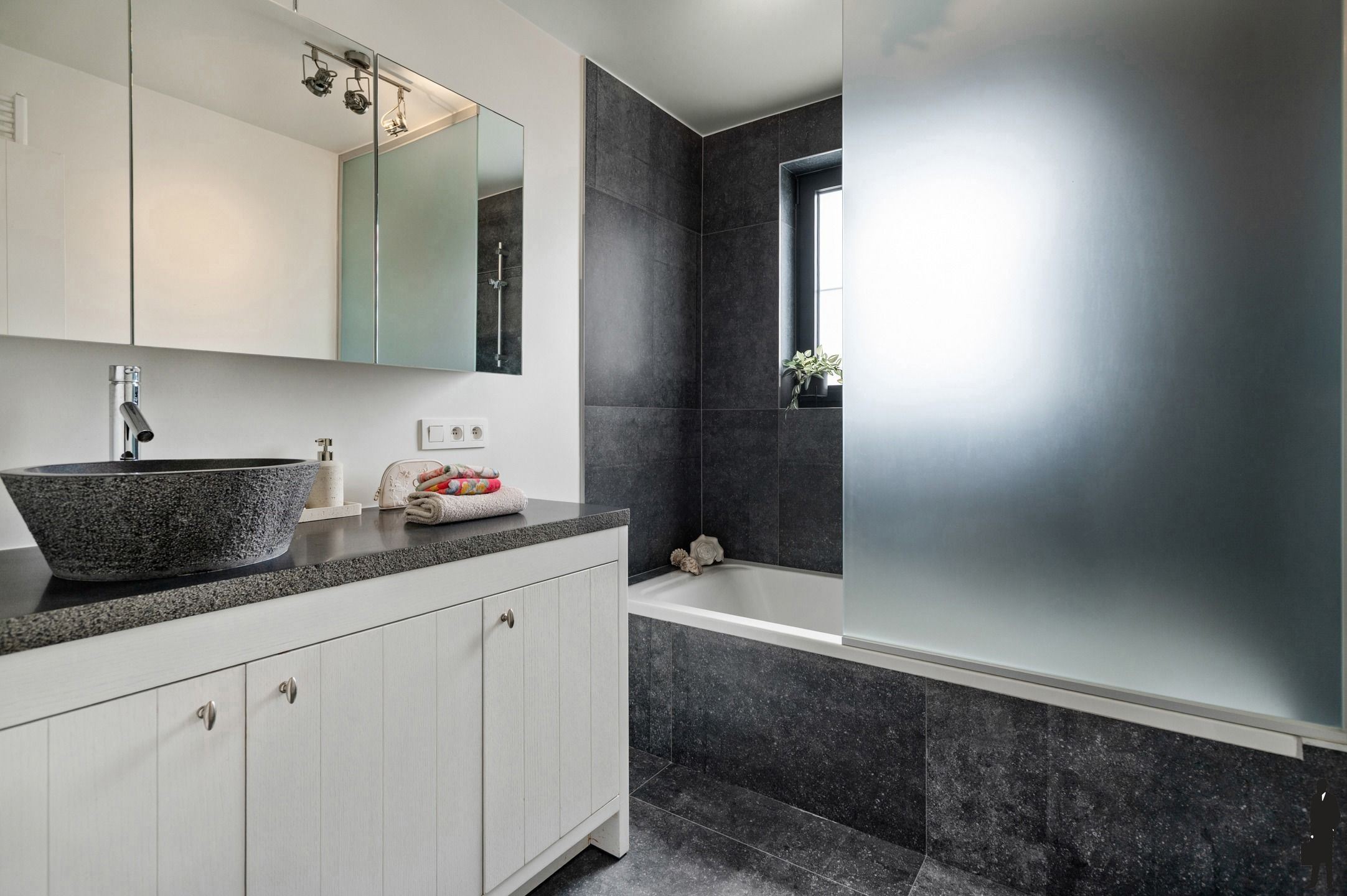 Prachtige familie villa op toplocatie met zwembad en ZW tuin foto 26