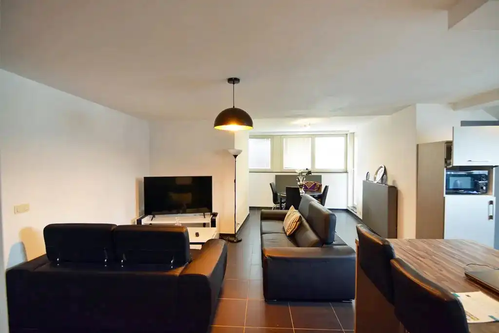Modern appartement met 2 slpks, balkon en parking.  foto 4